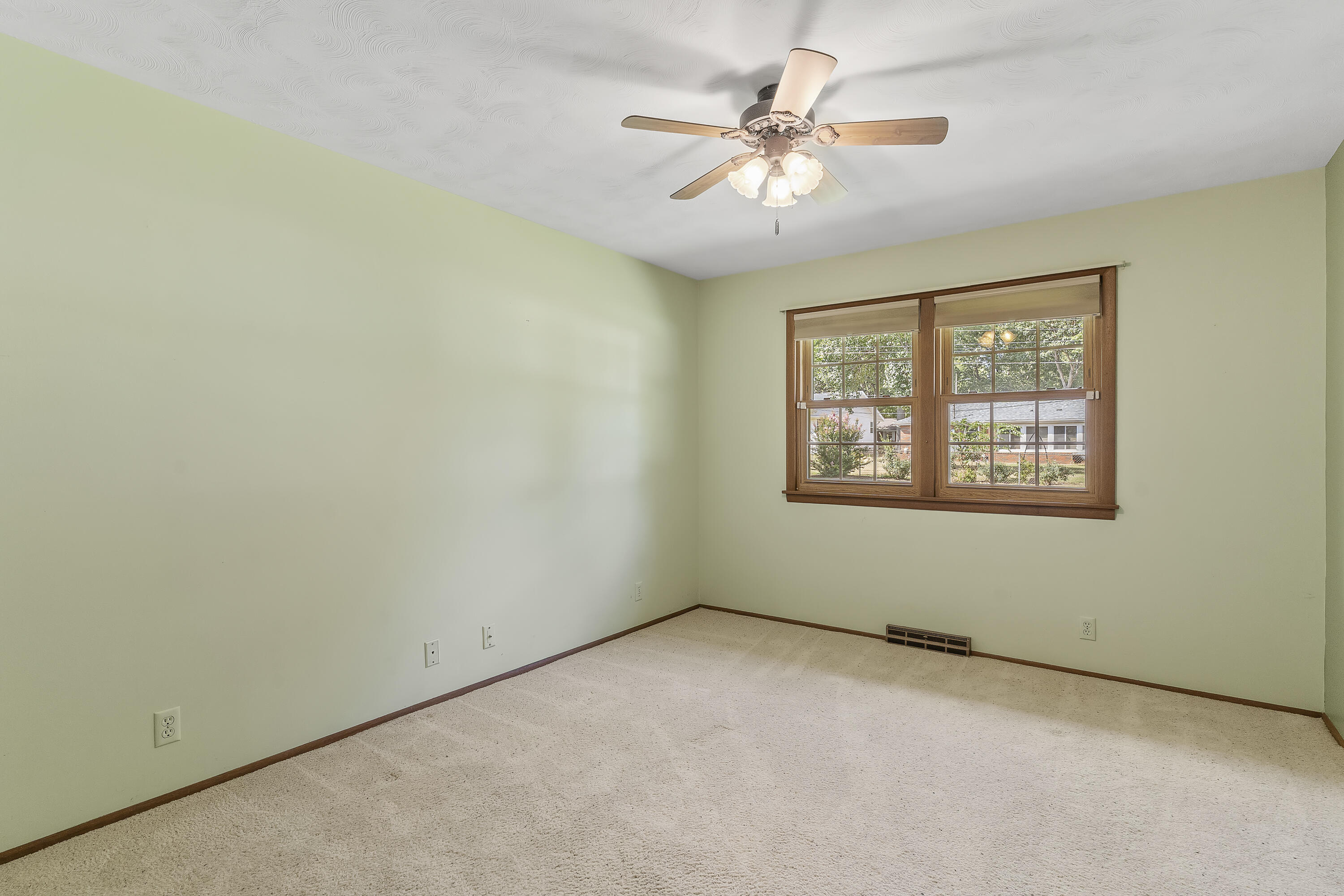 Photo 33 - Residential for sale – 831 W Sylvania Street  Springfield, MO
