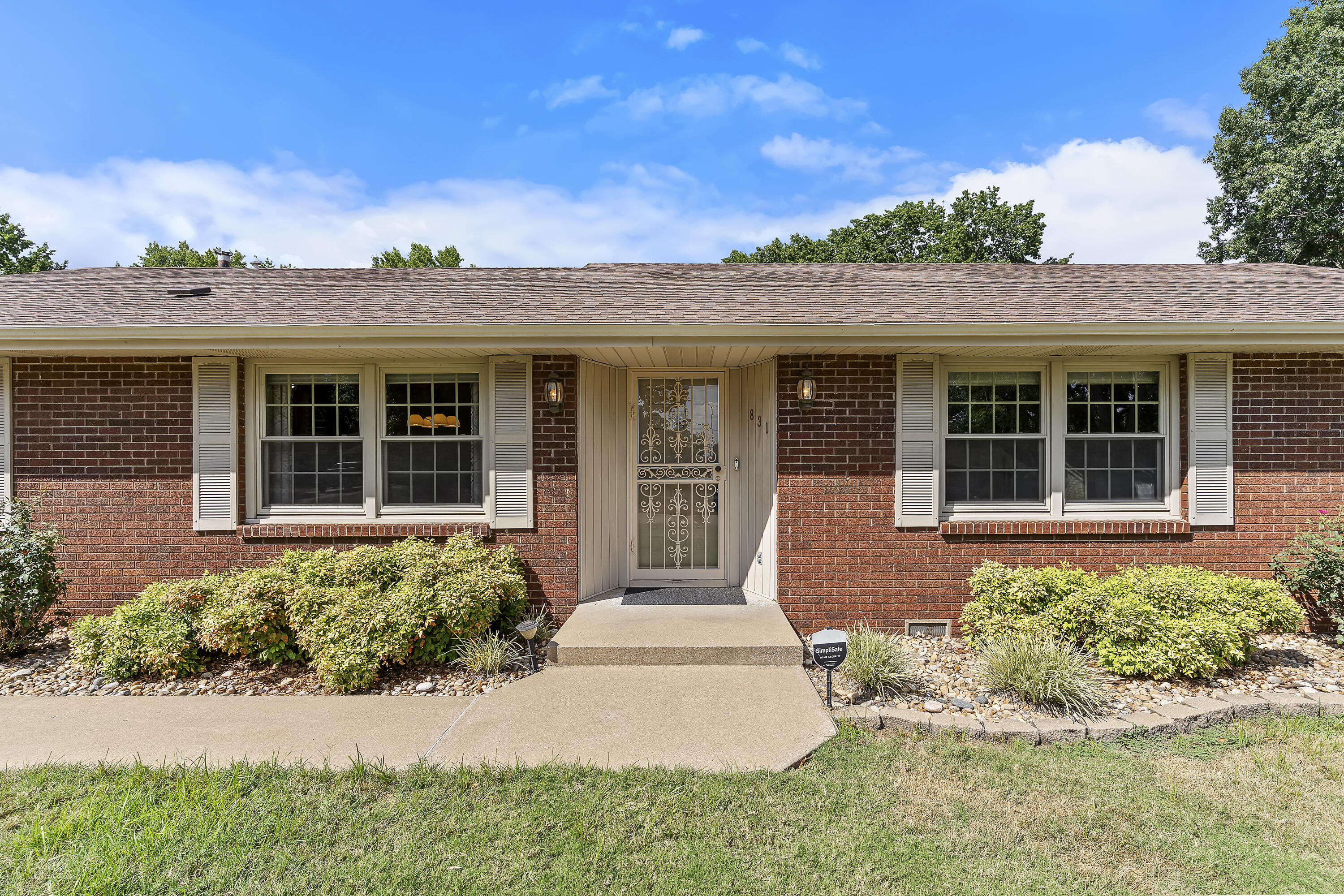 Photo 4 - Residential for sale – 831 W Sylvania Street  Springfield, MO