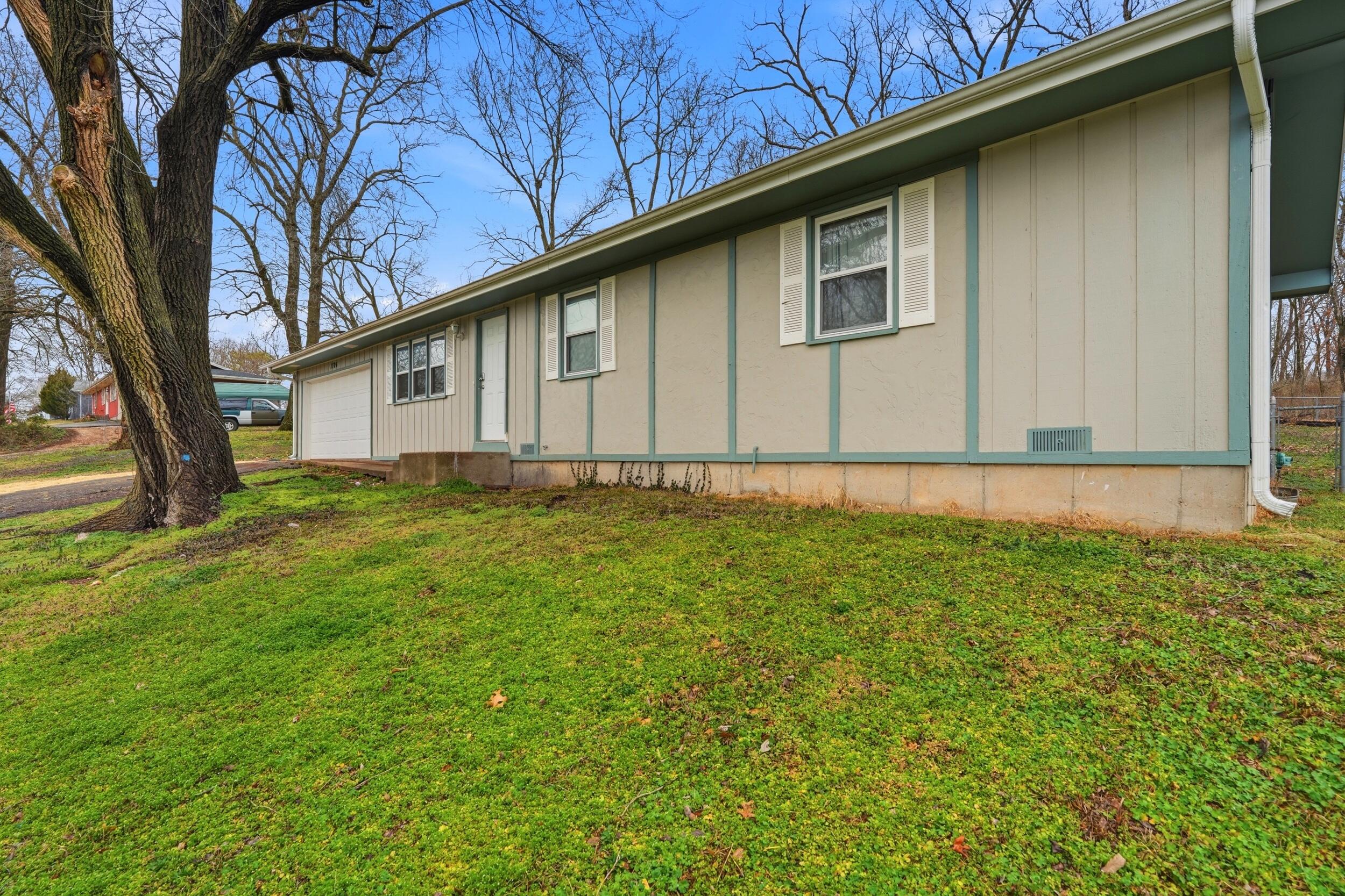 Photo 5 - Residential for sale – 1706 N 16th Street  Ozark, MO