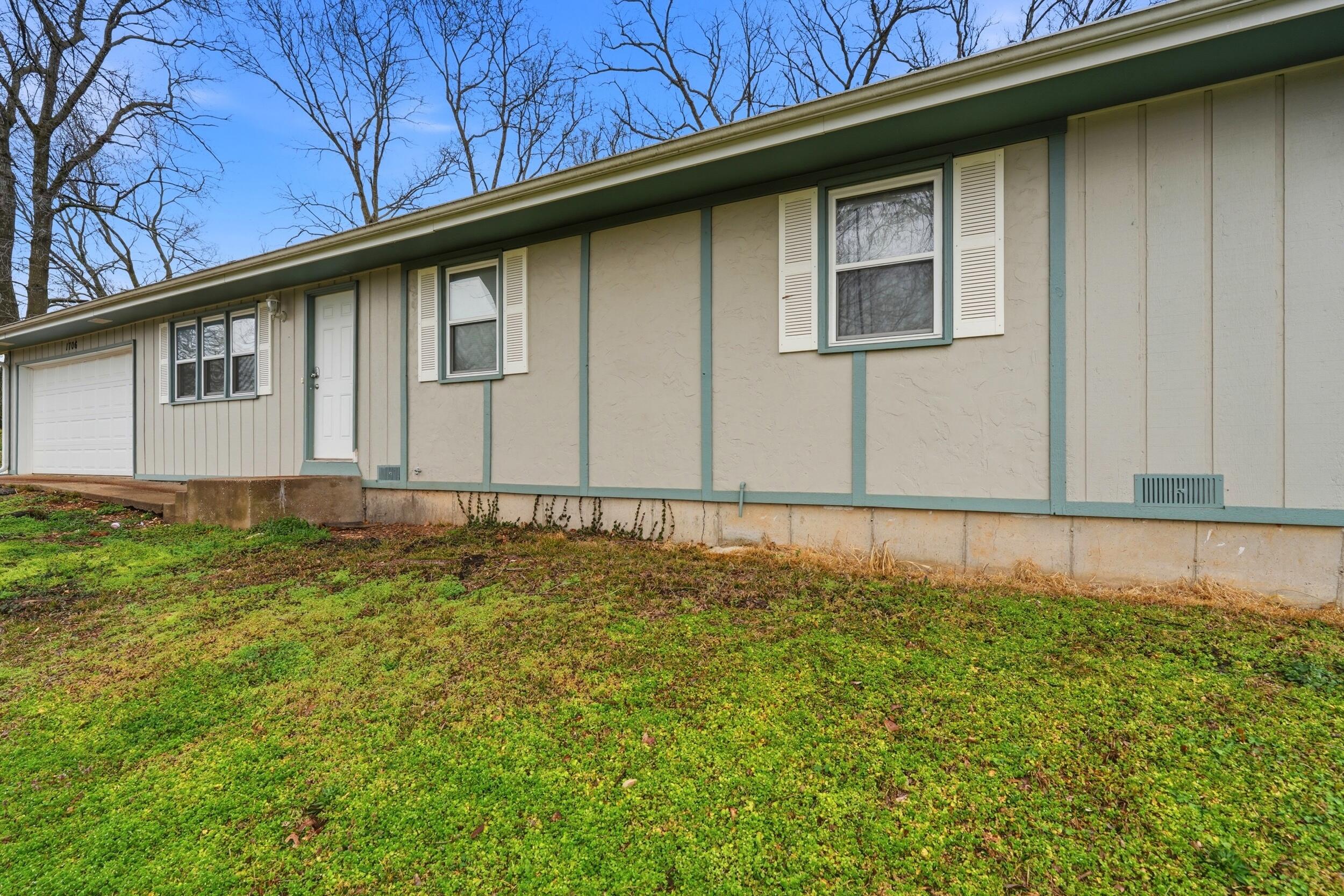Photo 4 - Residential for sale – 1706 N 16th Street  Ozark, MO