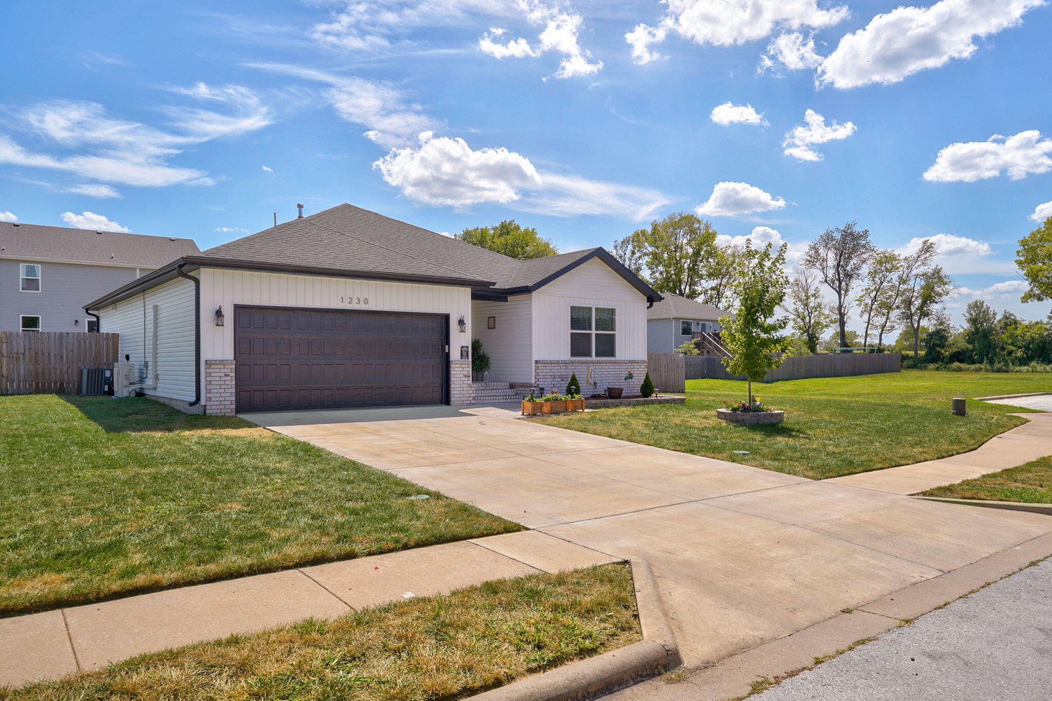 Photo 2 - Residential for sale – 1230 W Lois Lane  Republic, MO