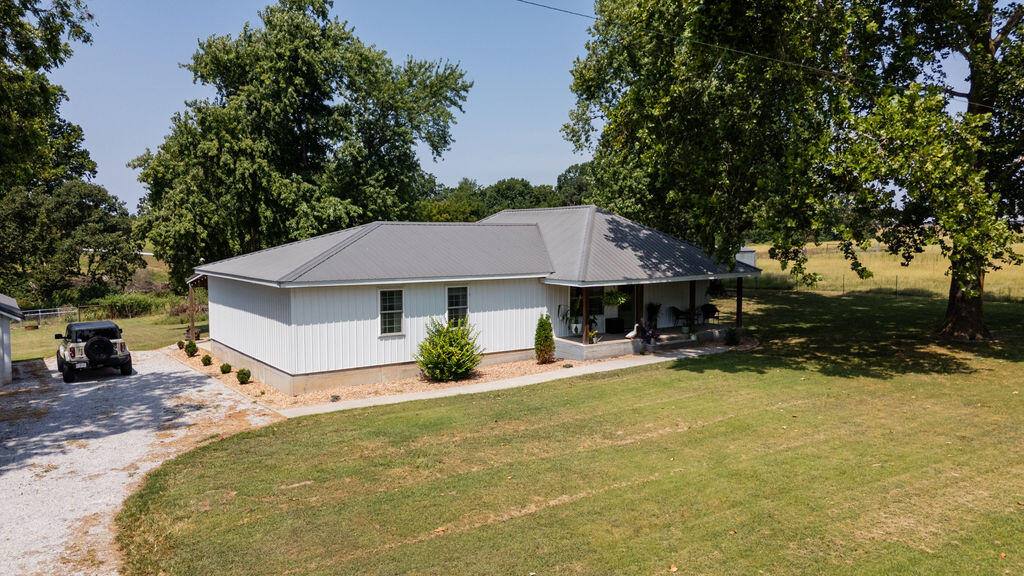 Photo 5 - Residential for sale – 17550  Unicorn Road  Stark City, MO