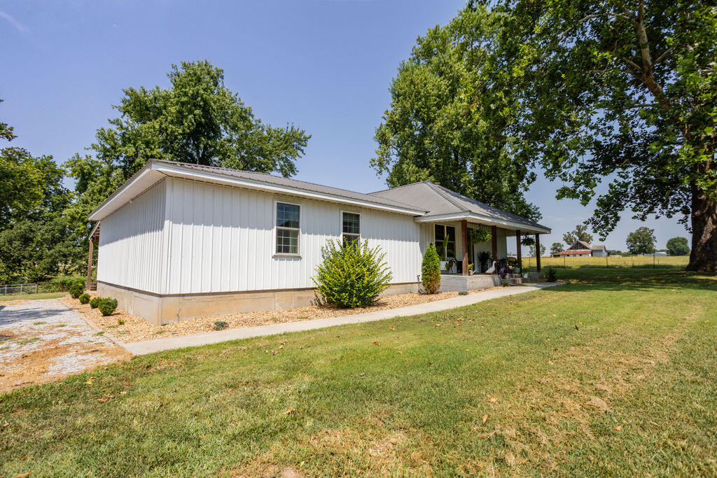 Photo 2 - Residential for sale – 17550  Unicorn Road  Stark City, MO