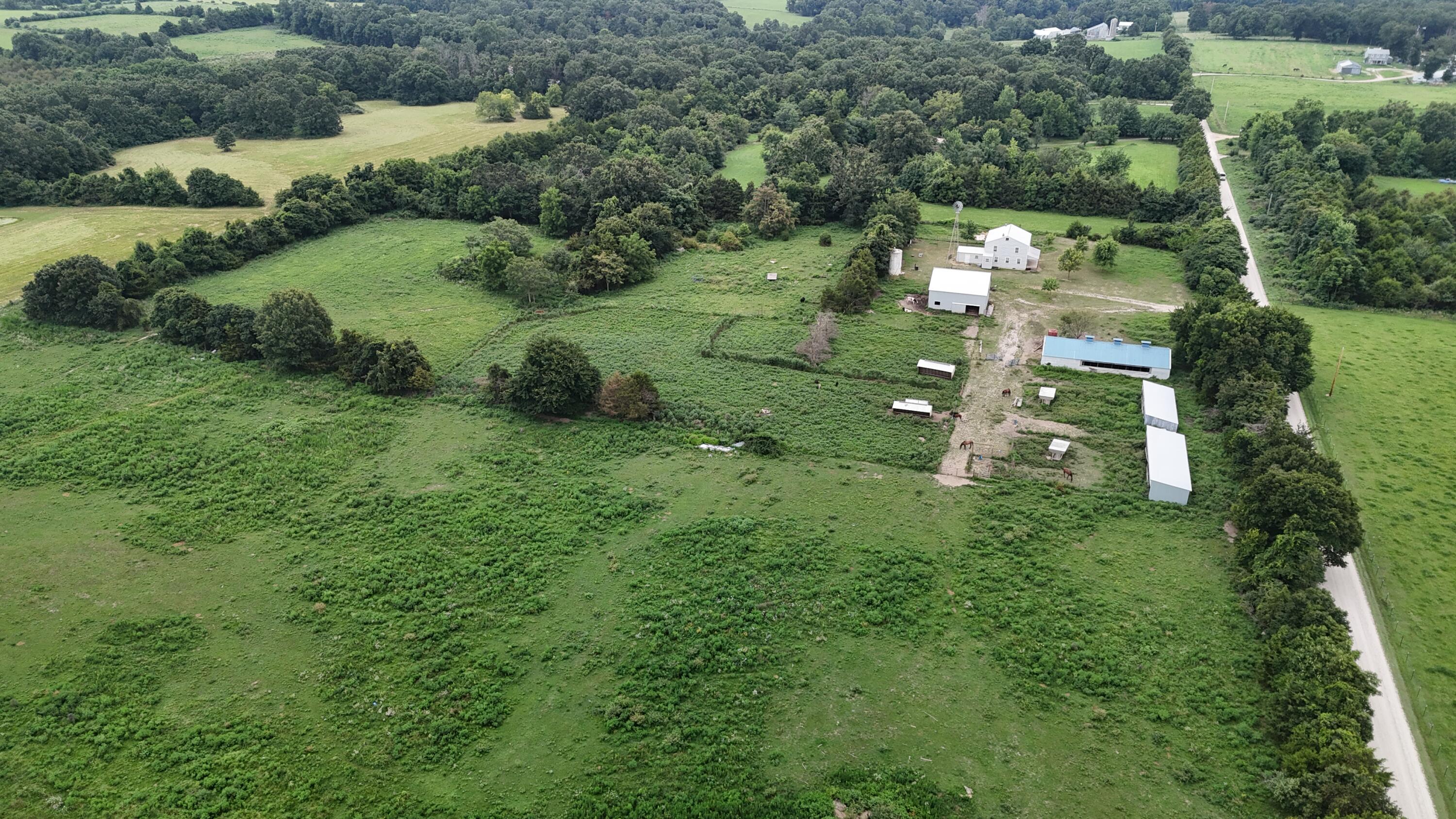 Photo 4 - Residential for sale – 638  Centerpoint Road  Seymour, MO