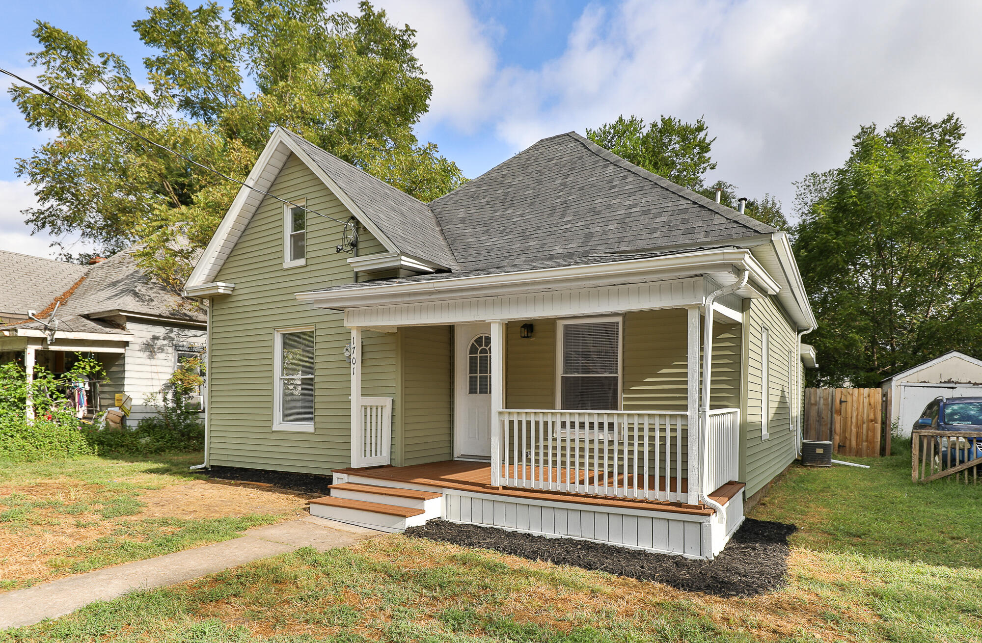 Photo 2 - Residential for sale – 1701 W Lee Street  Springfield, MO