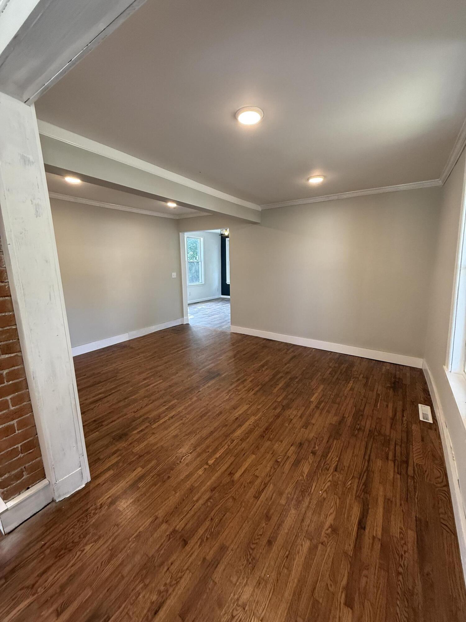 Photo 9 - Residential for sale – 402 E Olive Street  Bolivar, MO