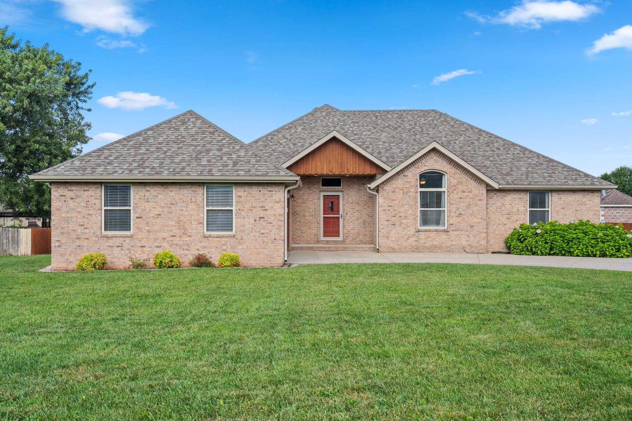Photo 2 - Residential for sale – 424  Columbine Street  Rogersville, MO