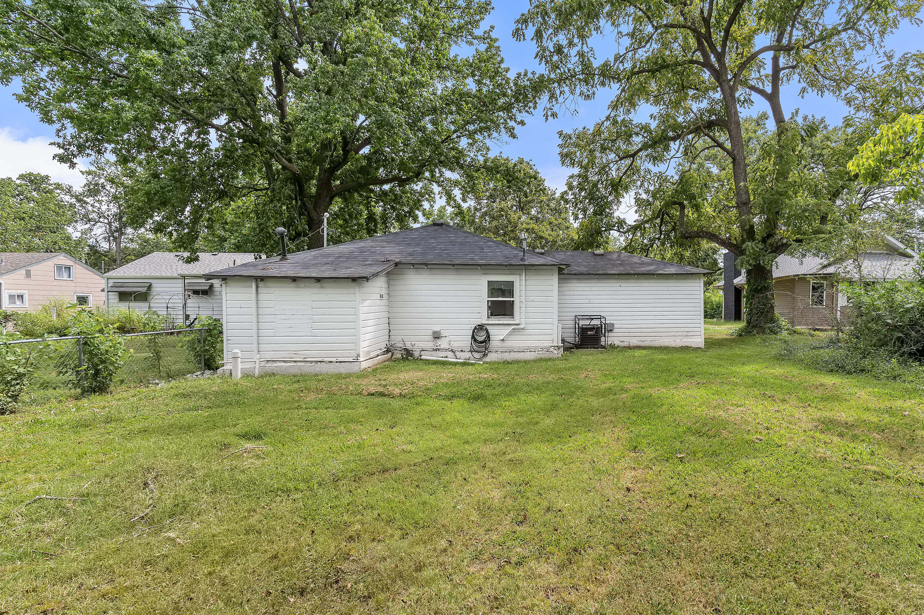 Photo 16 - Residential for sale – 1815 W Webster Street  Springfield, MO