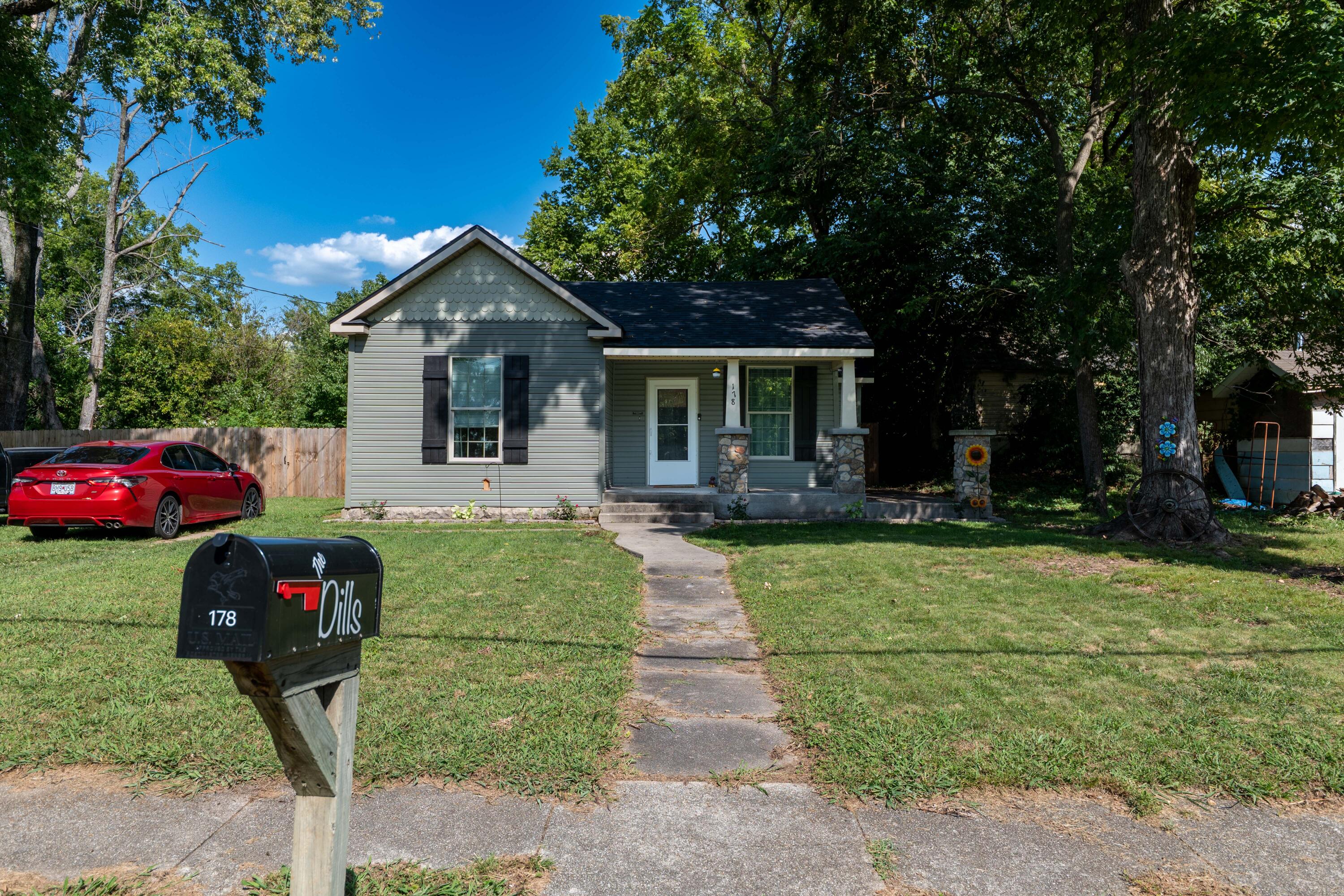 Photo 3 - Residential for sale – 178  South Avenue  Sparta, MO
