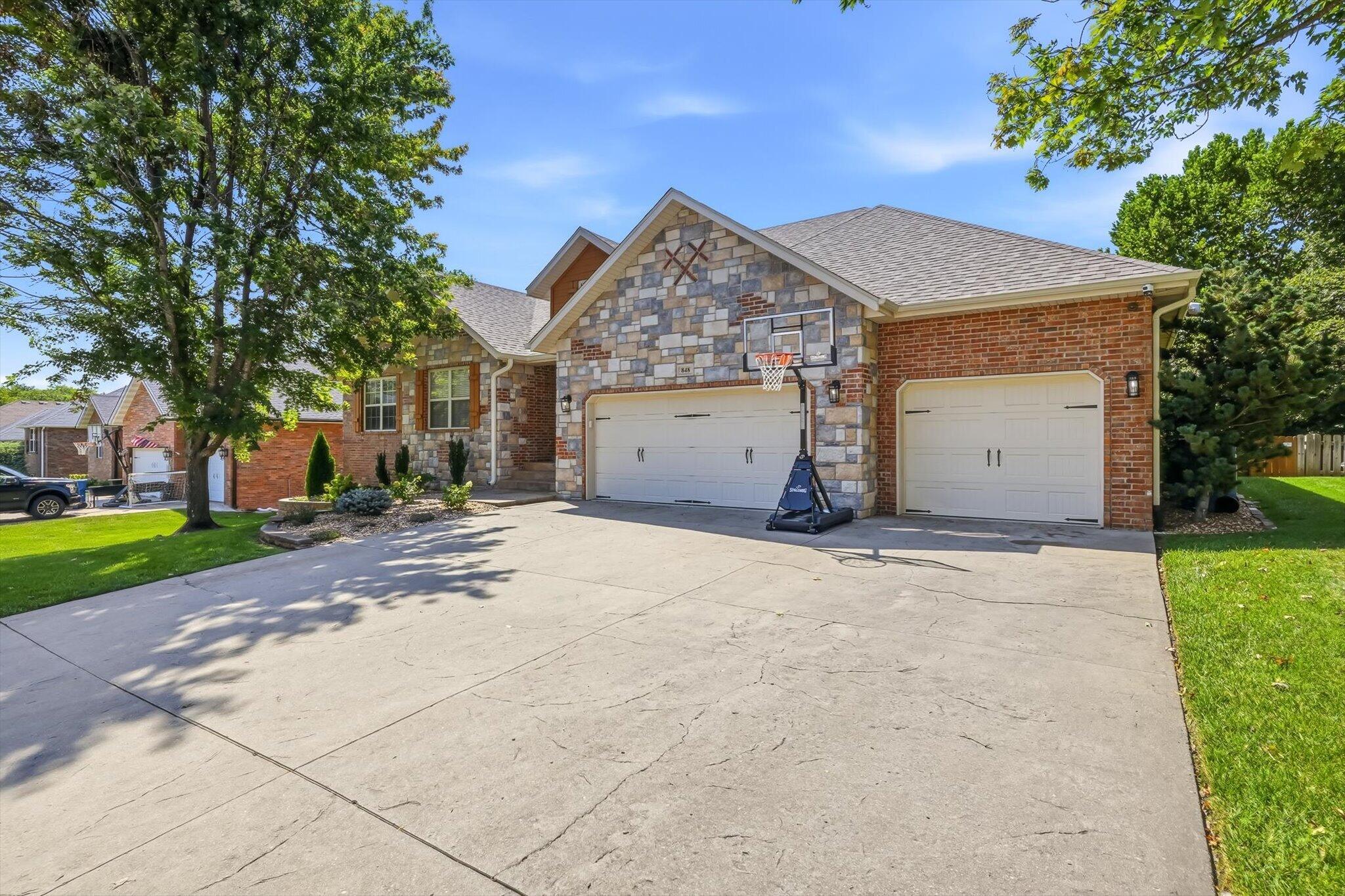 Photo 2 - Residential for sale – 848 E Country Ridge Street  Nixa, MO