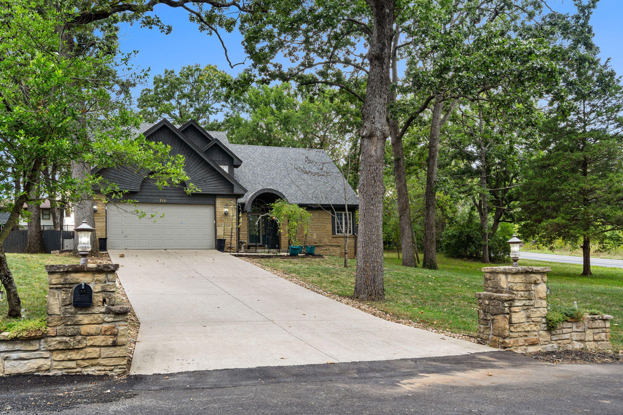 Photo 7 - Residential for sale – 218  River Bluff Drive  Branson, MO