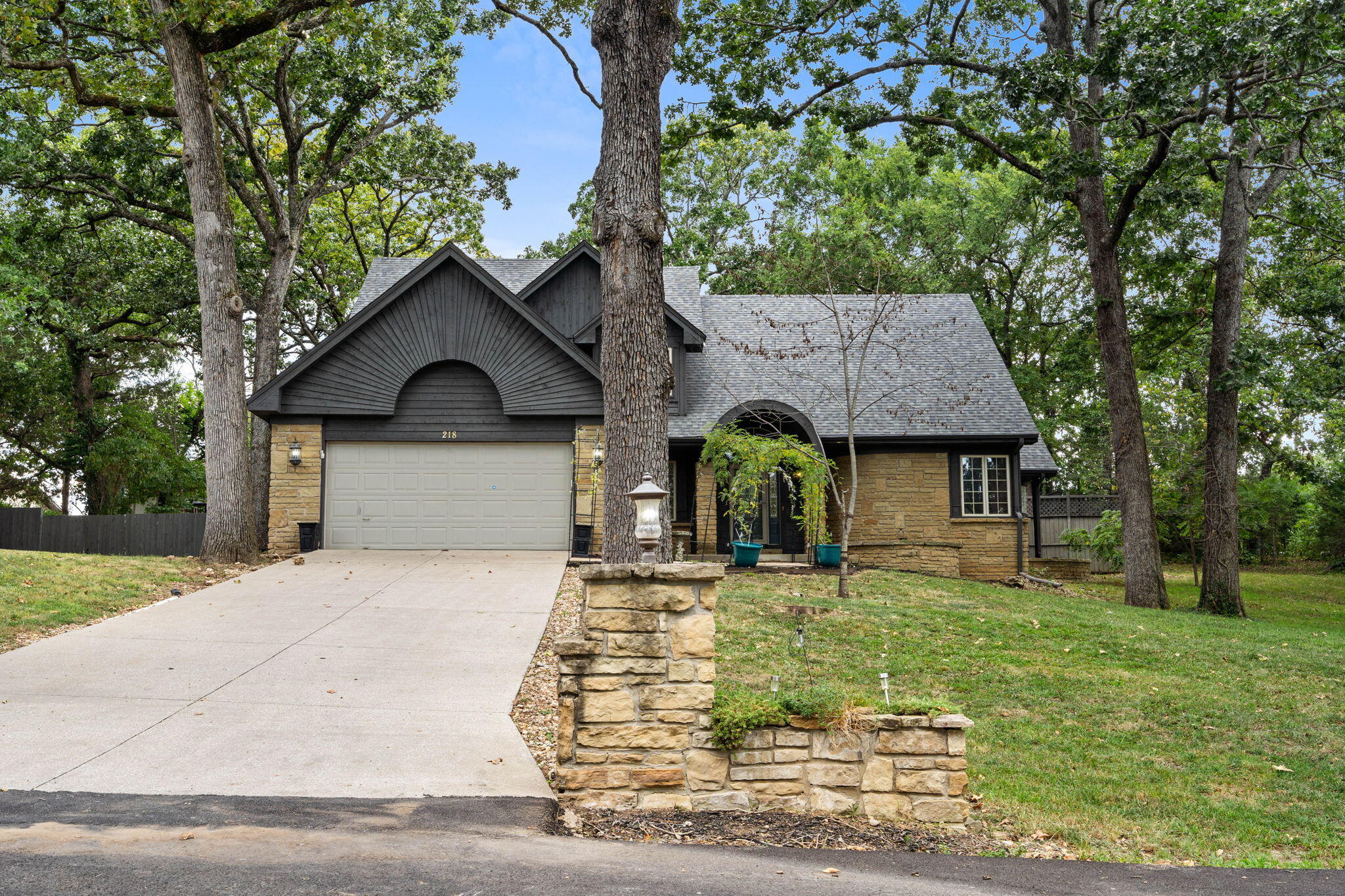 Photo 8 - Residential for sale – 218  River Bluff Drive  Branson, MO