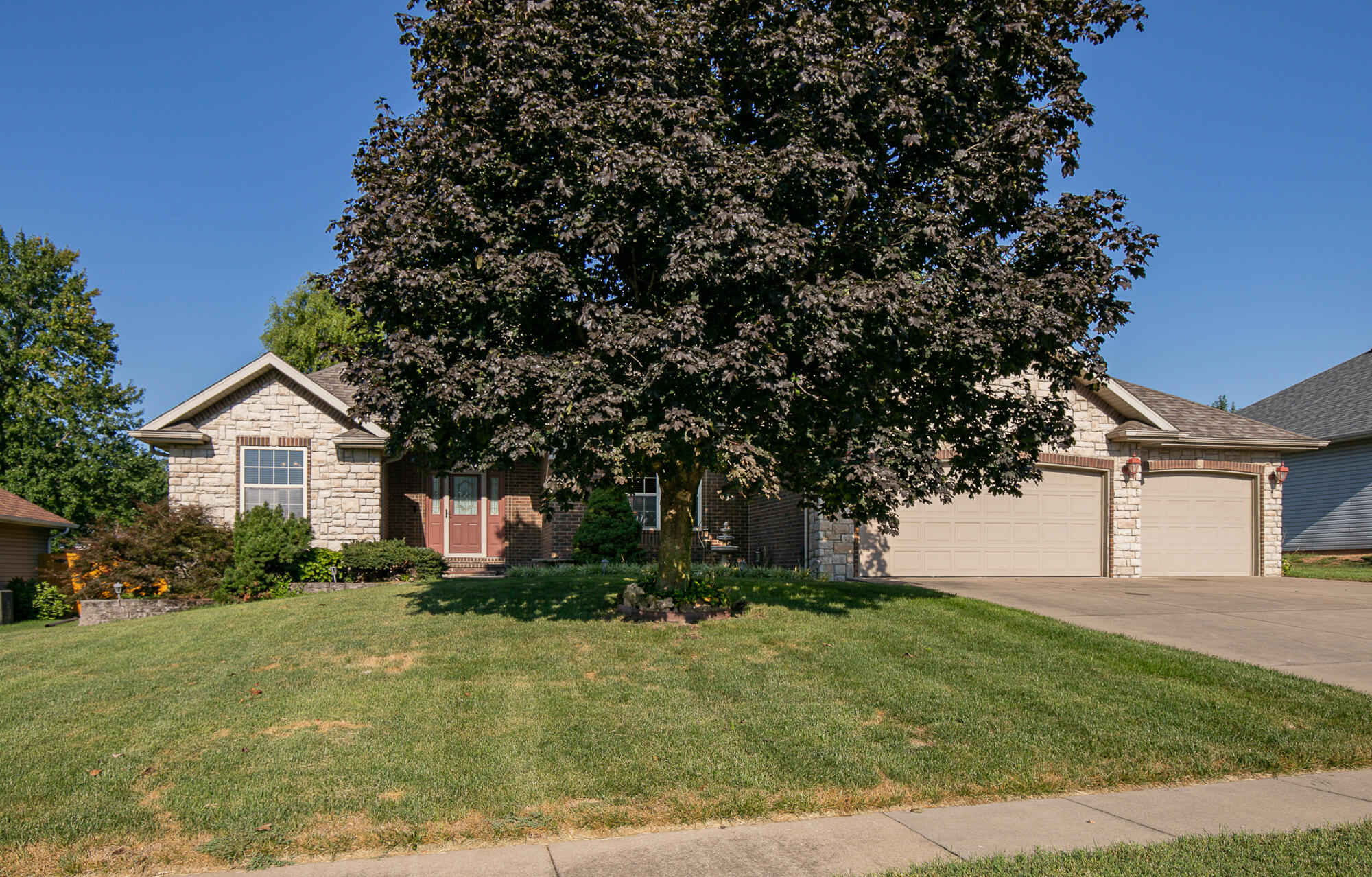 Photo 3 - Residential for sale – 3749 N Nias Avenue  Springfield, MO