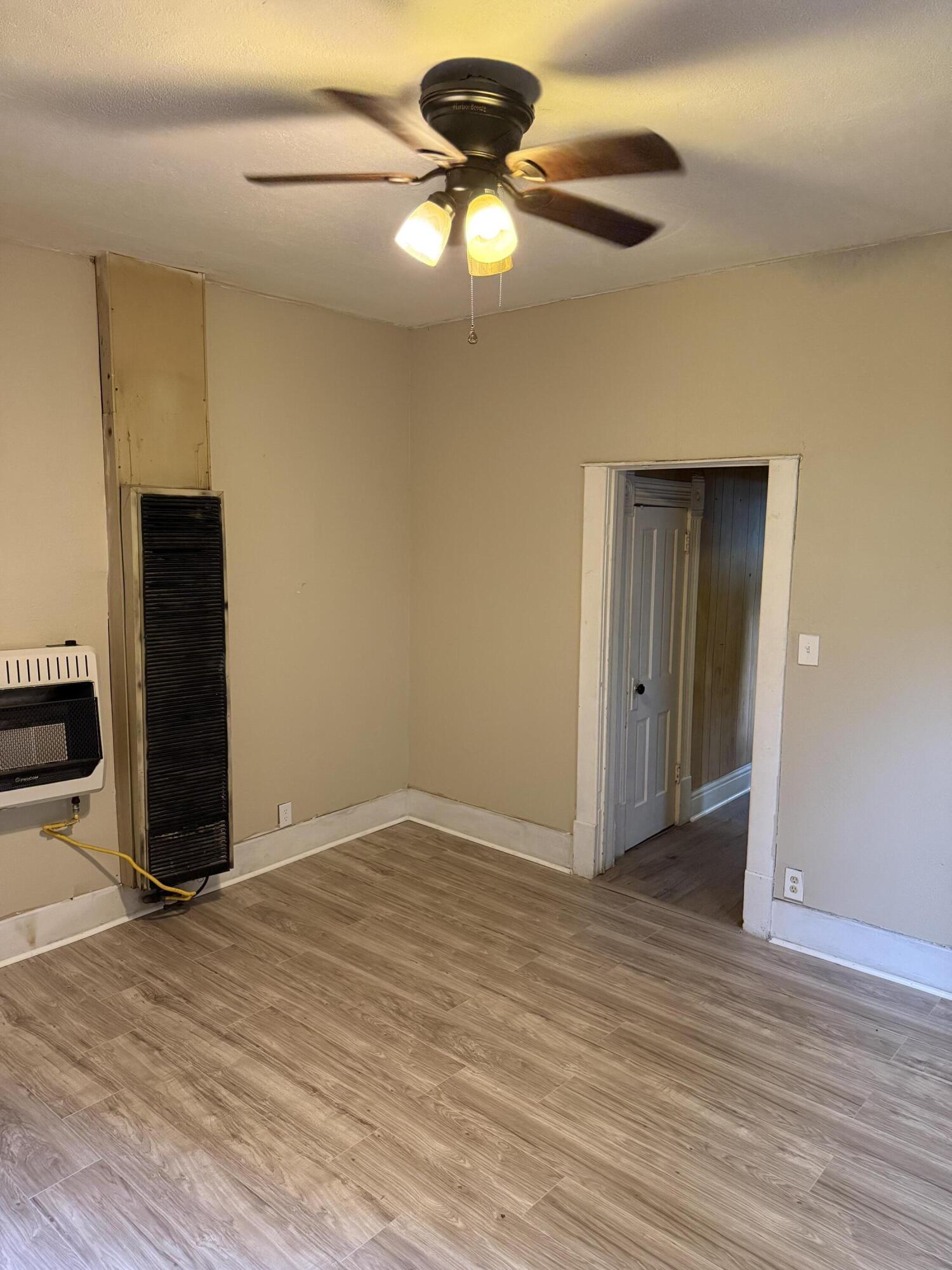 Photo 4 - Residential for sale – 1611 S Pearl Avenue  Joplin, MO