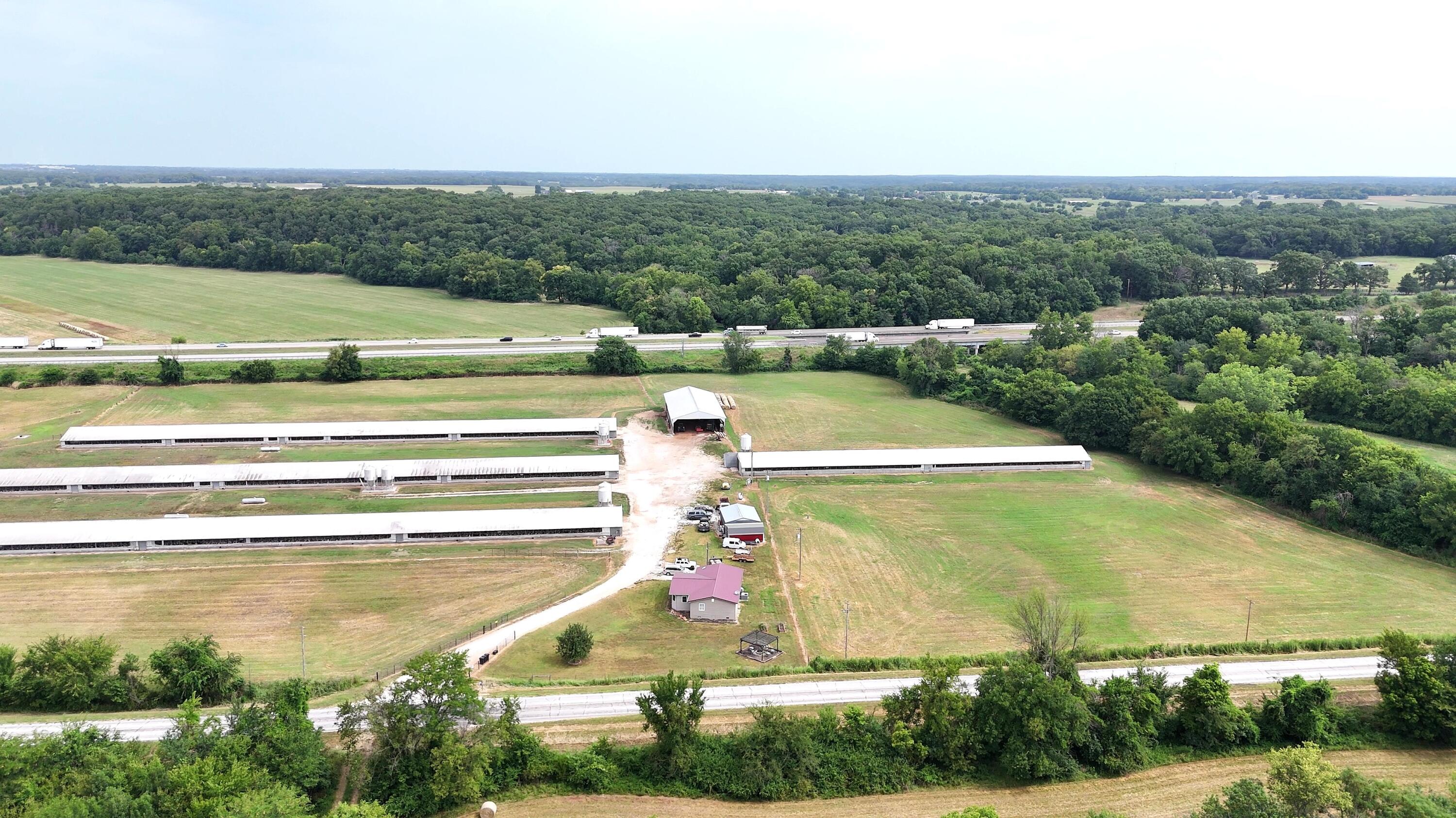 Photo 3 - Farm for sale – 11477 N Blackberry Road  Carthage, MO