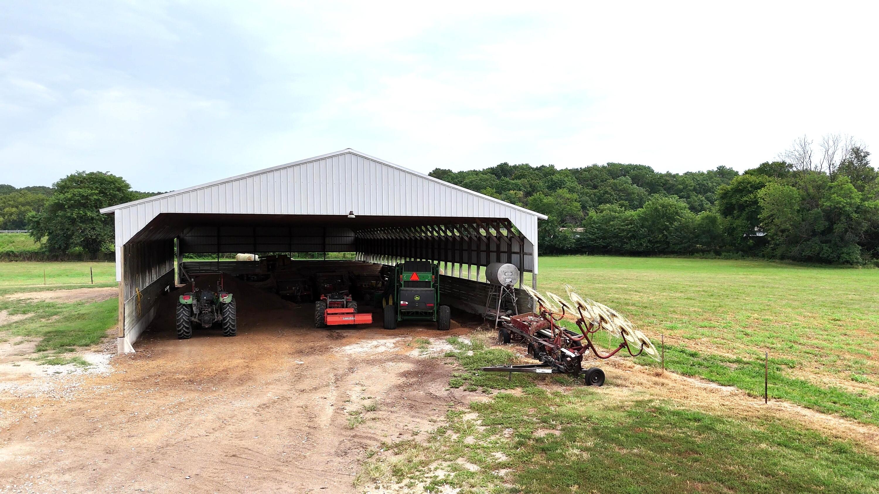 Photo 34 - Farm for sale – 11477 N Blackberry Road  Carthage, MO