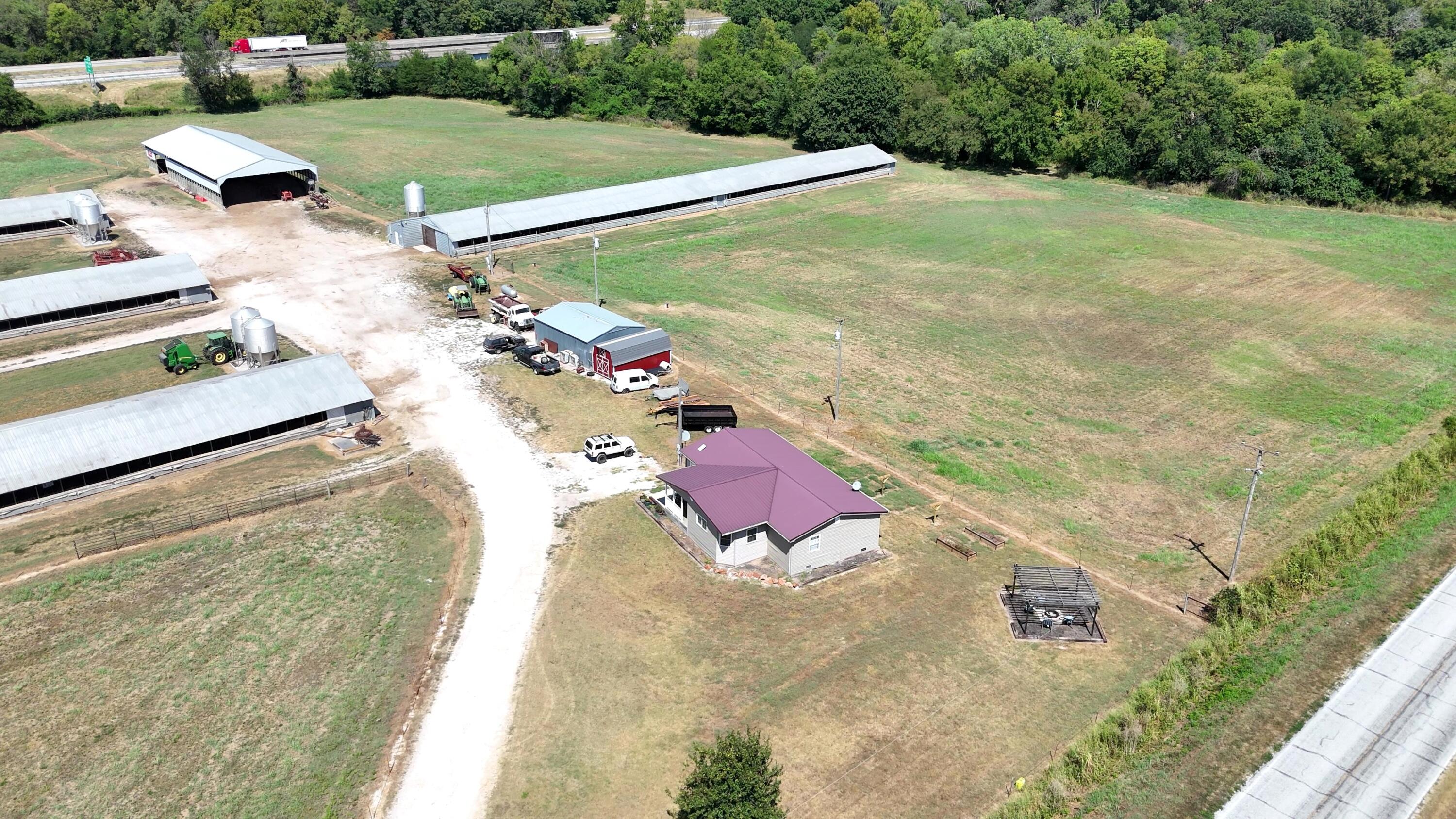 Photo 5 - Farm for sale – 11477 N Blackberry Road  Carthage, MO