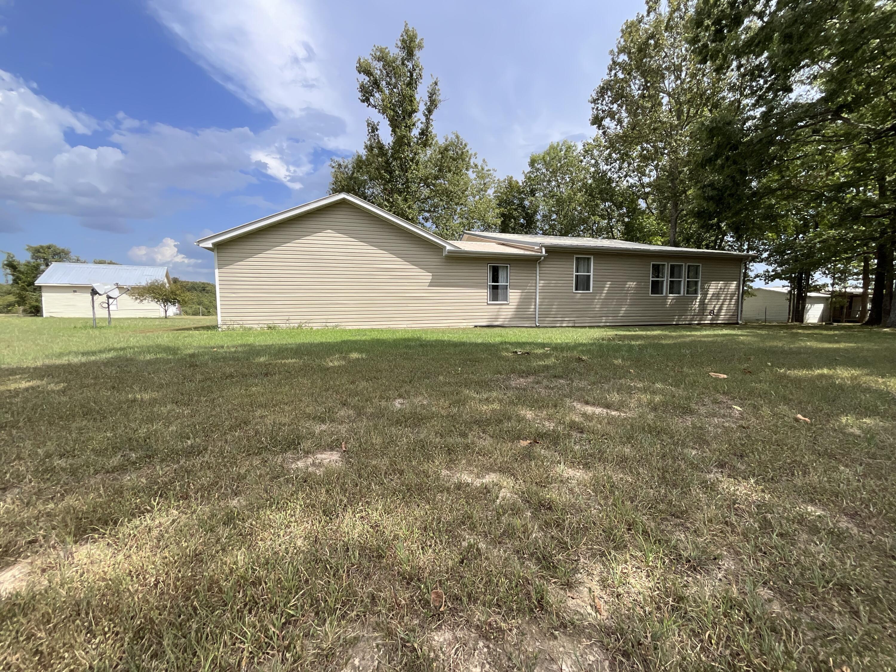 Photo 9 - Residential for sale – # 4707  Private Road 5127   Willow Springs, MO