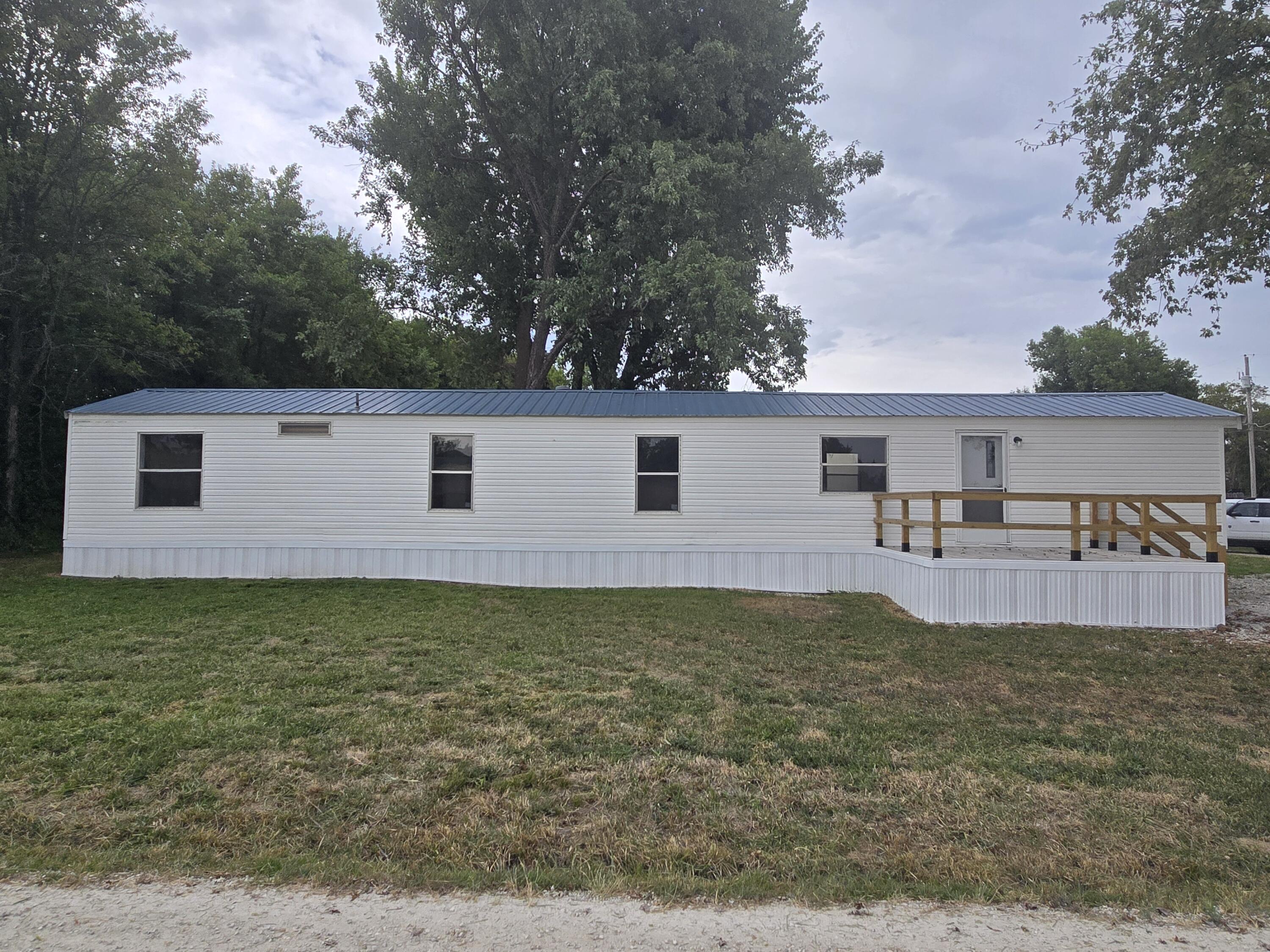 Photo 2 - Residential for sale – 25990  Elk Road  Pittsburg, MO