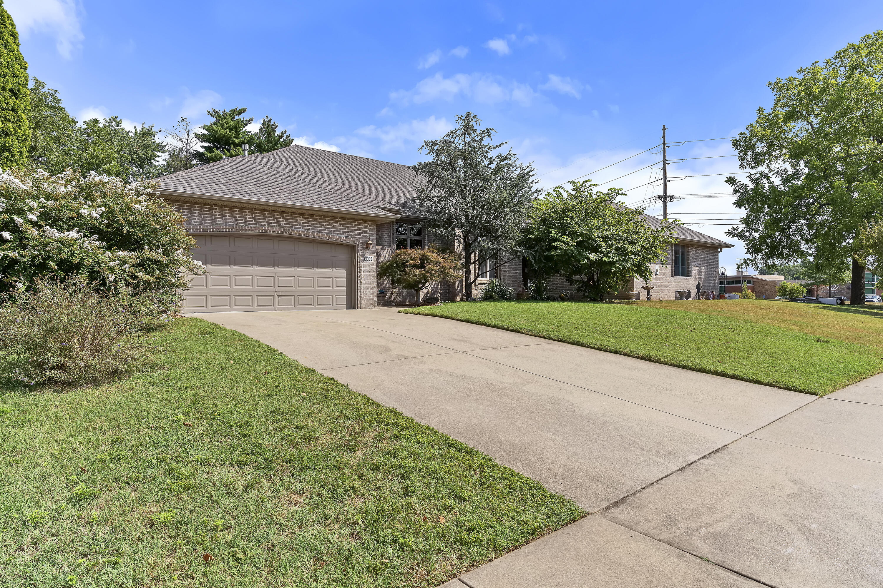 Photo 2 - Residential for sale – 3111 W Sunset Street  Springfield, MO