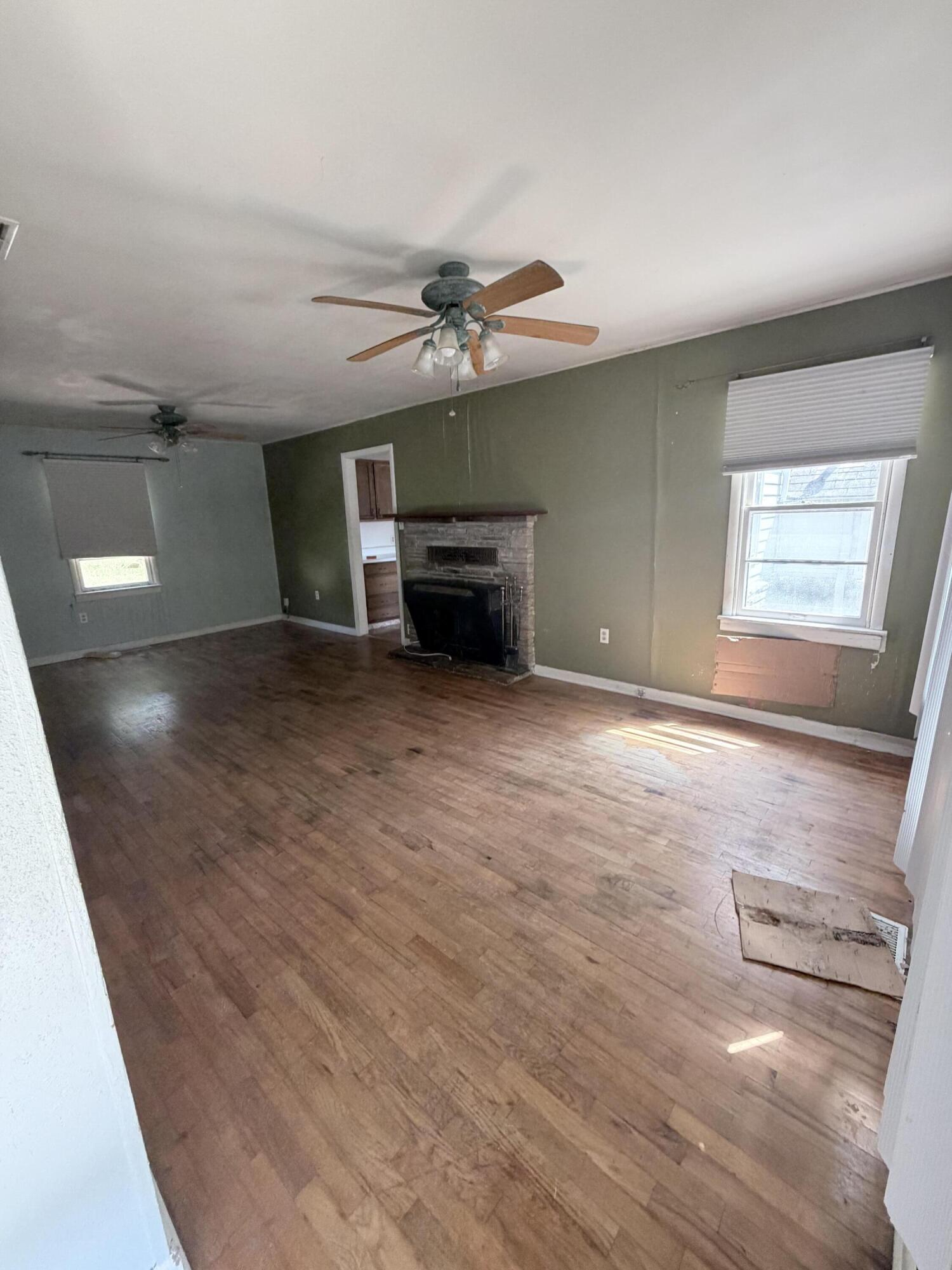 Photo 7 - Residential for sale – 158  Linwood Street  Forsyth, MO