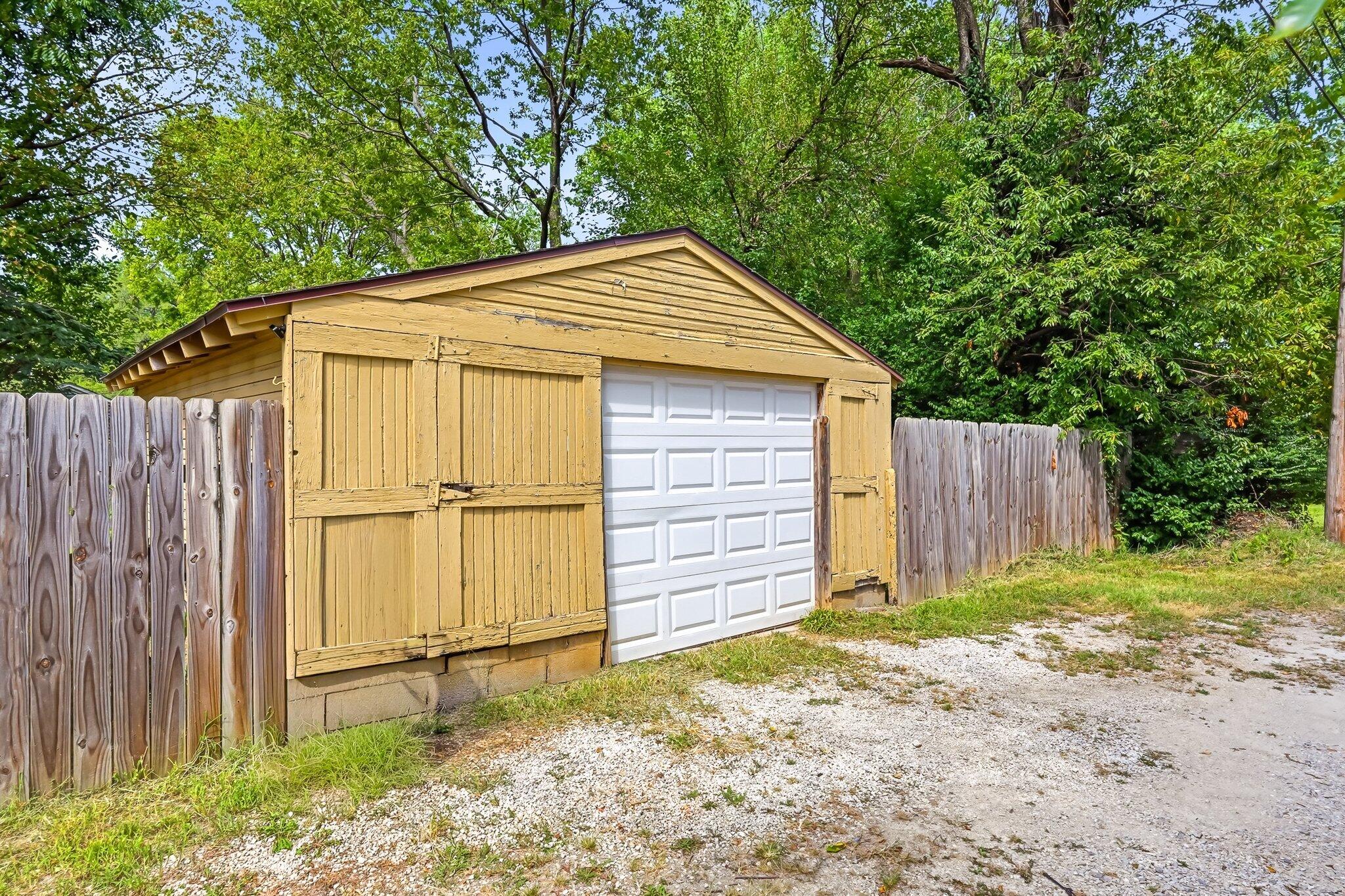 Photo 14 - Residential for sale – 1886 N Fort Avenue  Springfield, MO
