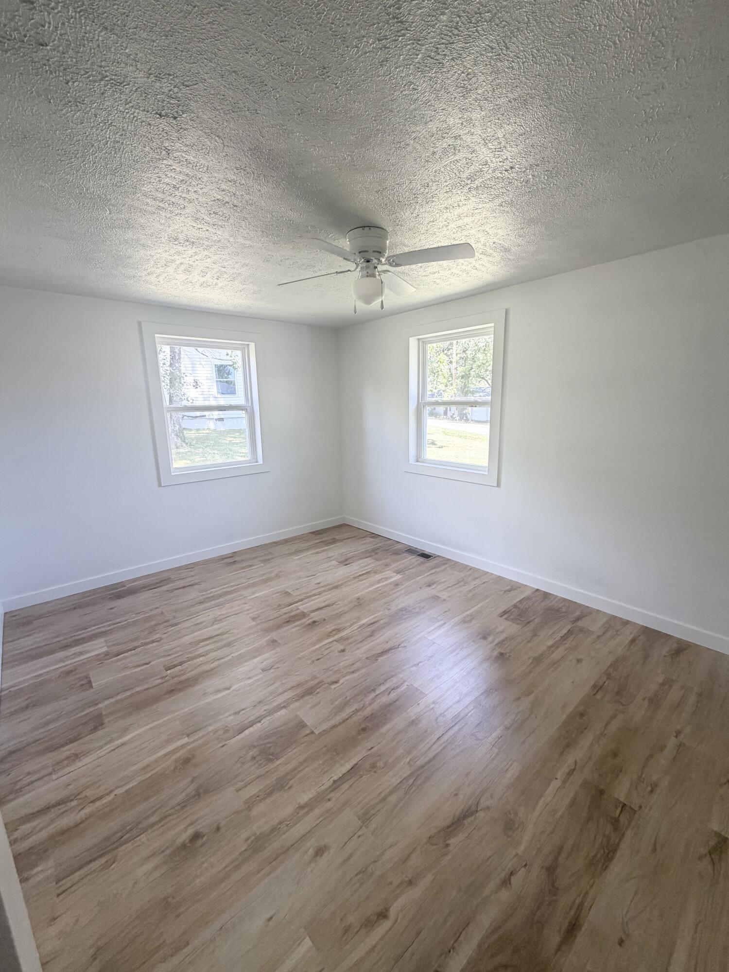 Photo 10 - Residential for sale – 401 N Phelps Avenue  Mansfield, MO