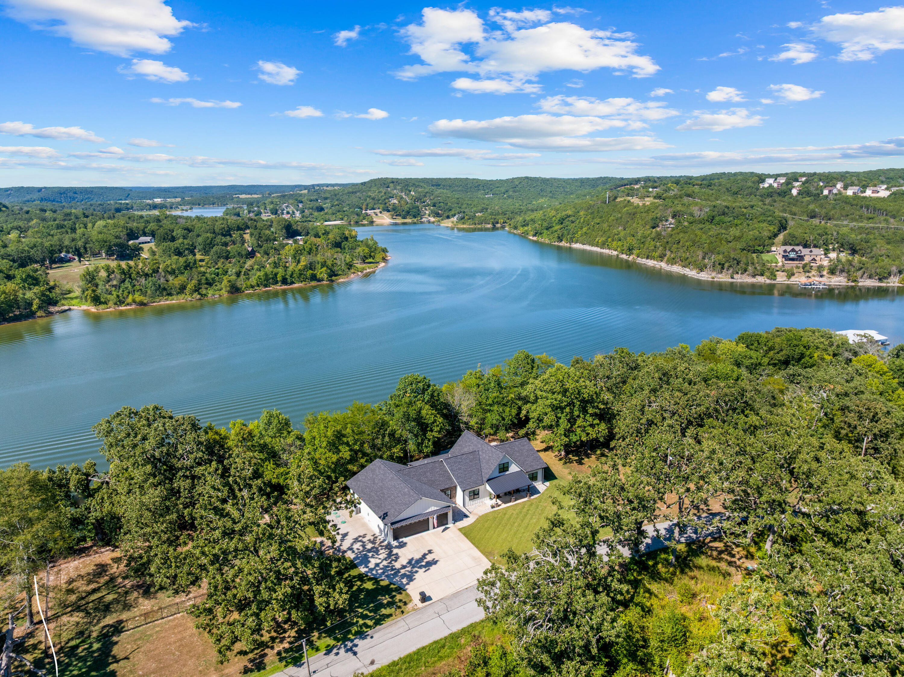 Photo 3 - Residential for sale – 299  Bow Hunter Lane  Galena, MO