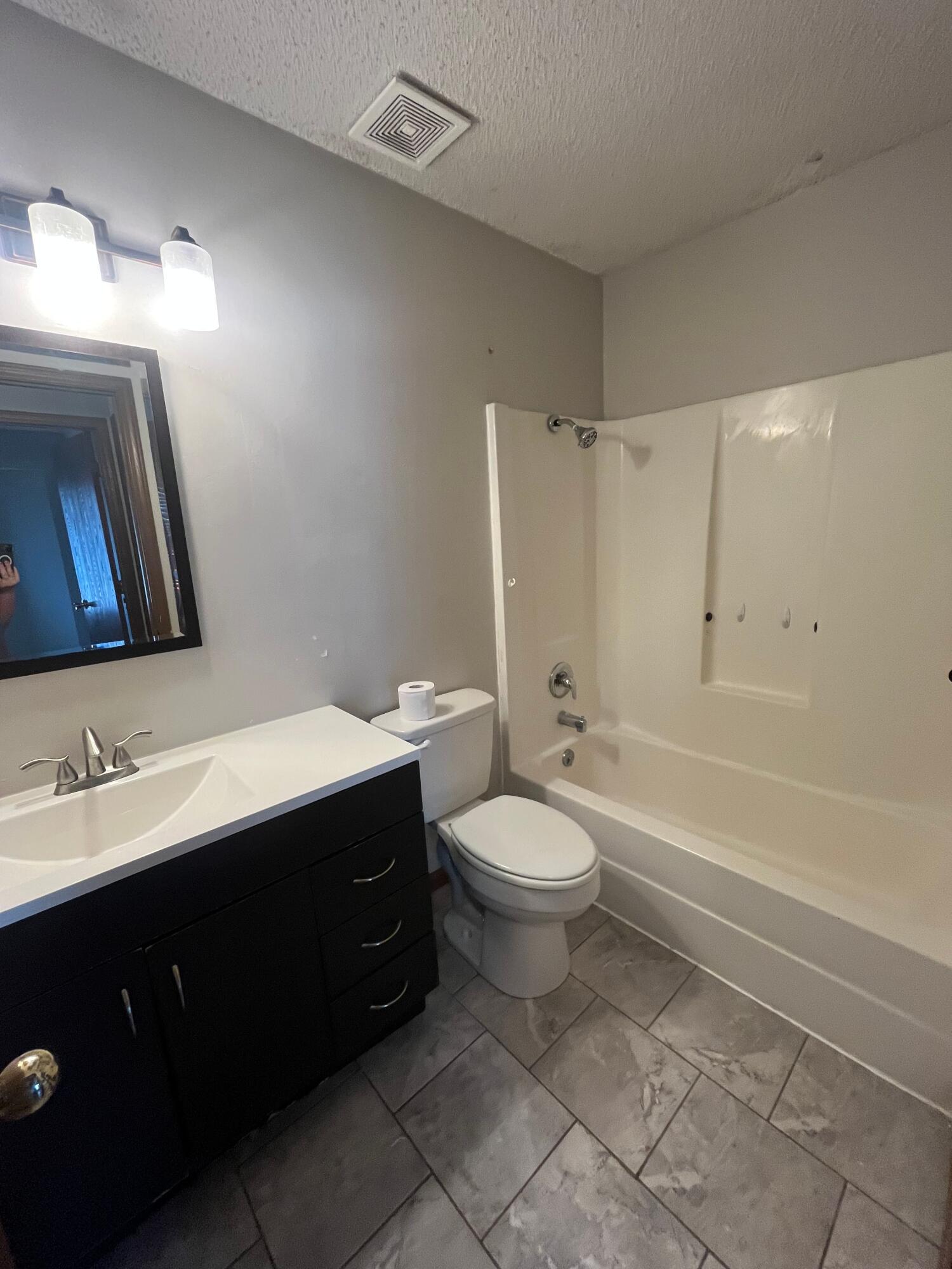 Photo 8 - Residential for sale – 1045 N Dickerson Avenue  Springfield, MO