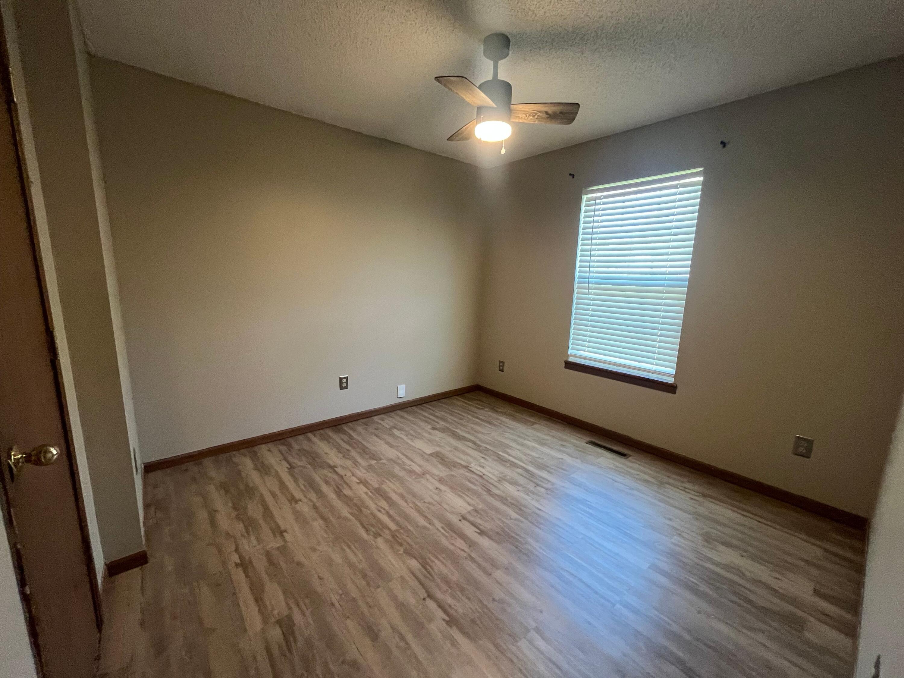 Photo 9 - Residential for sale – 1045 N Dickerson Avenue  Springfield, MO