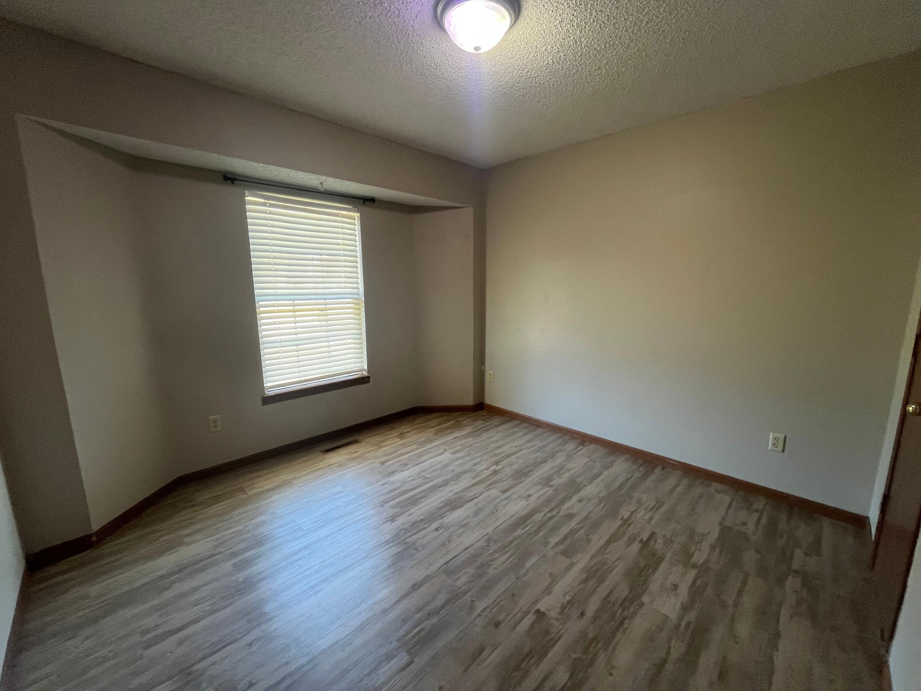 Photo 7 - Residential for sale – 1045 N Dickerson Avenue  Springfield, MO