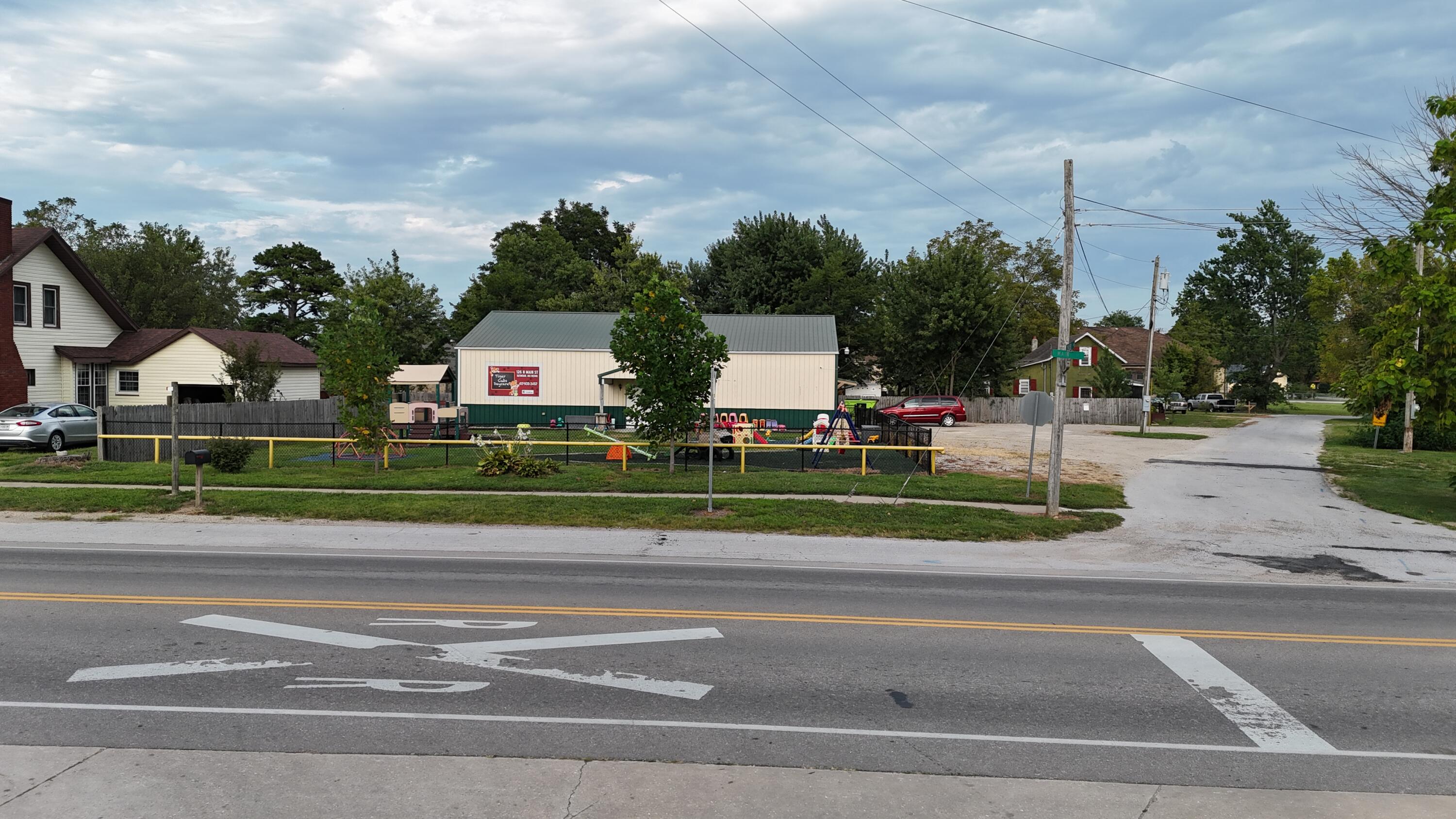 Photo 2 - Commercial Sale for sale – 126 N Main Street  Seymour, MO