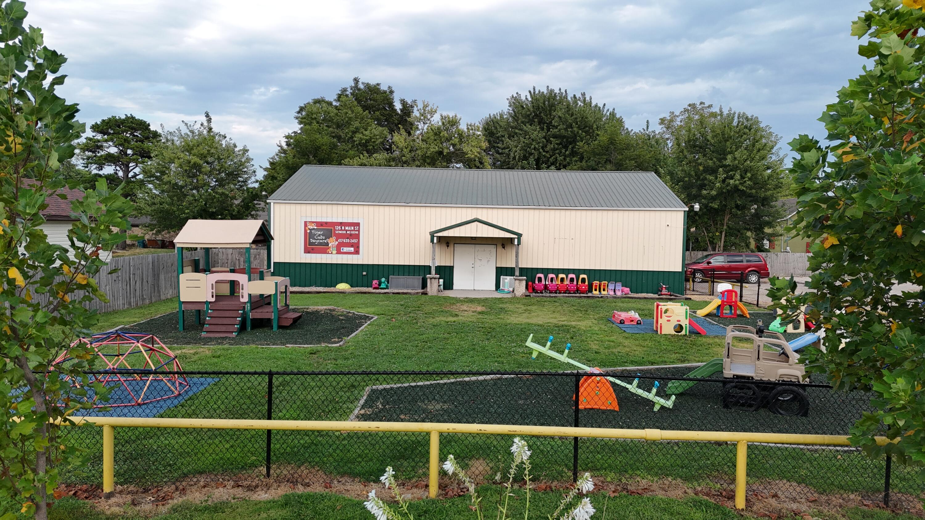 Photo 3 - Commercial Sale for sale – 126 N Main Street  Seymour, MO