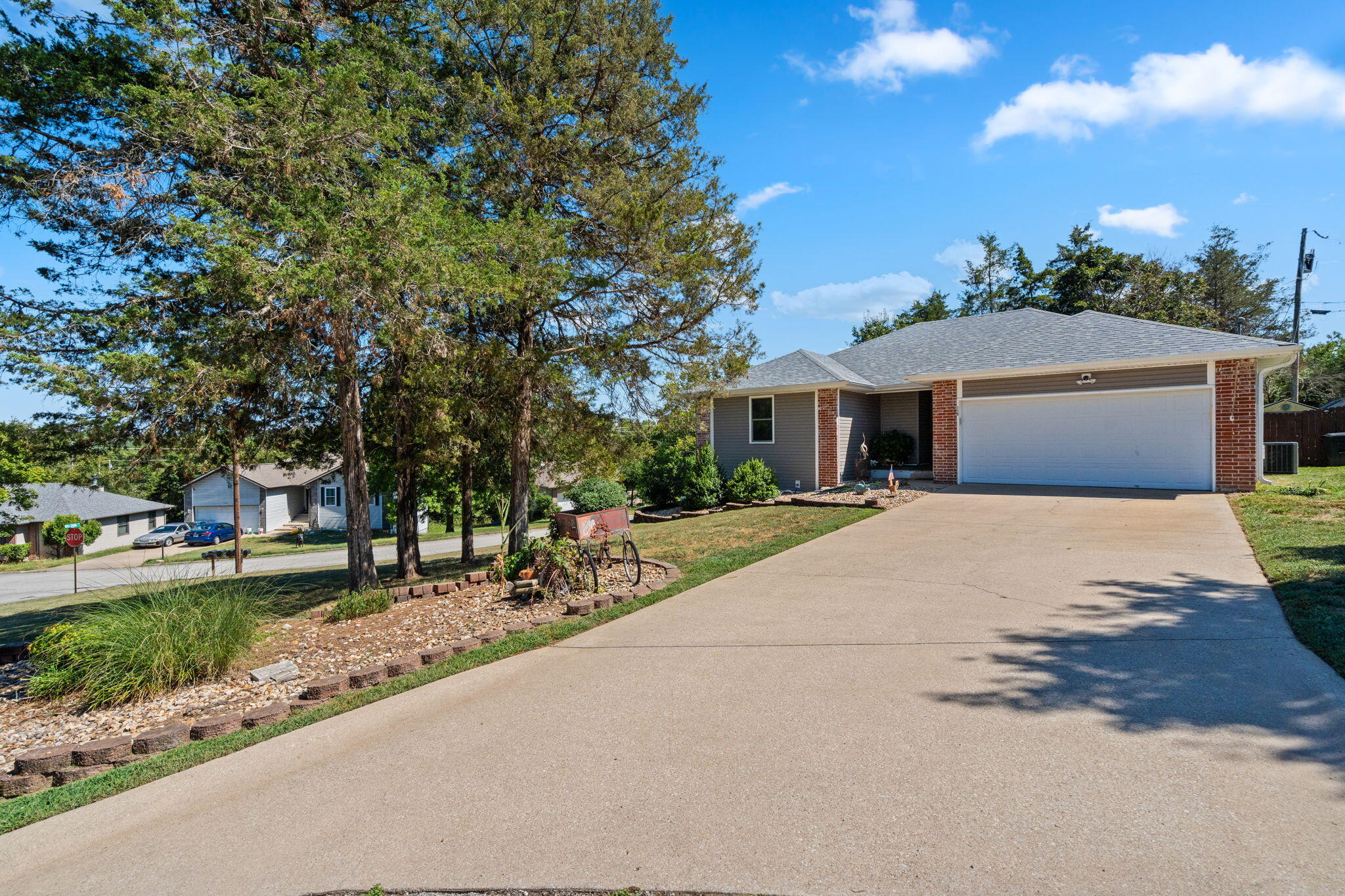Photo 4 - Residential for sale – 115  Rock Spring Court  Hollister, MO