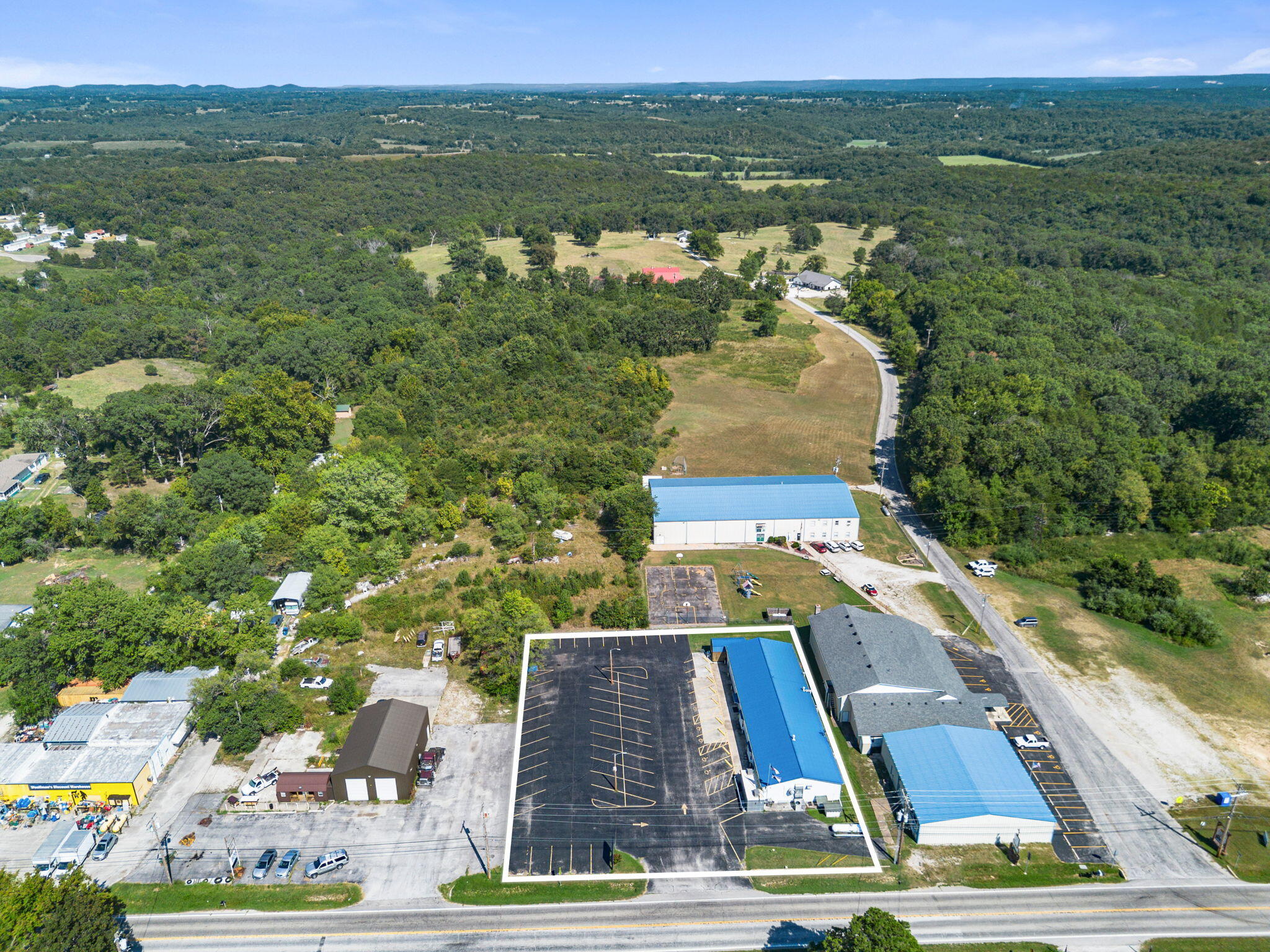 Photo 4 - Commercial Sale for sale – 13879  Us-160   Forsyth, MO