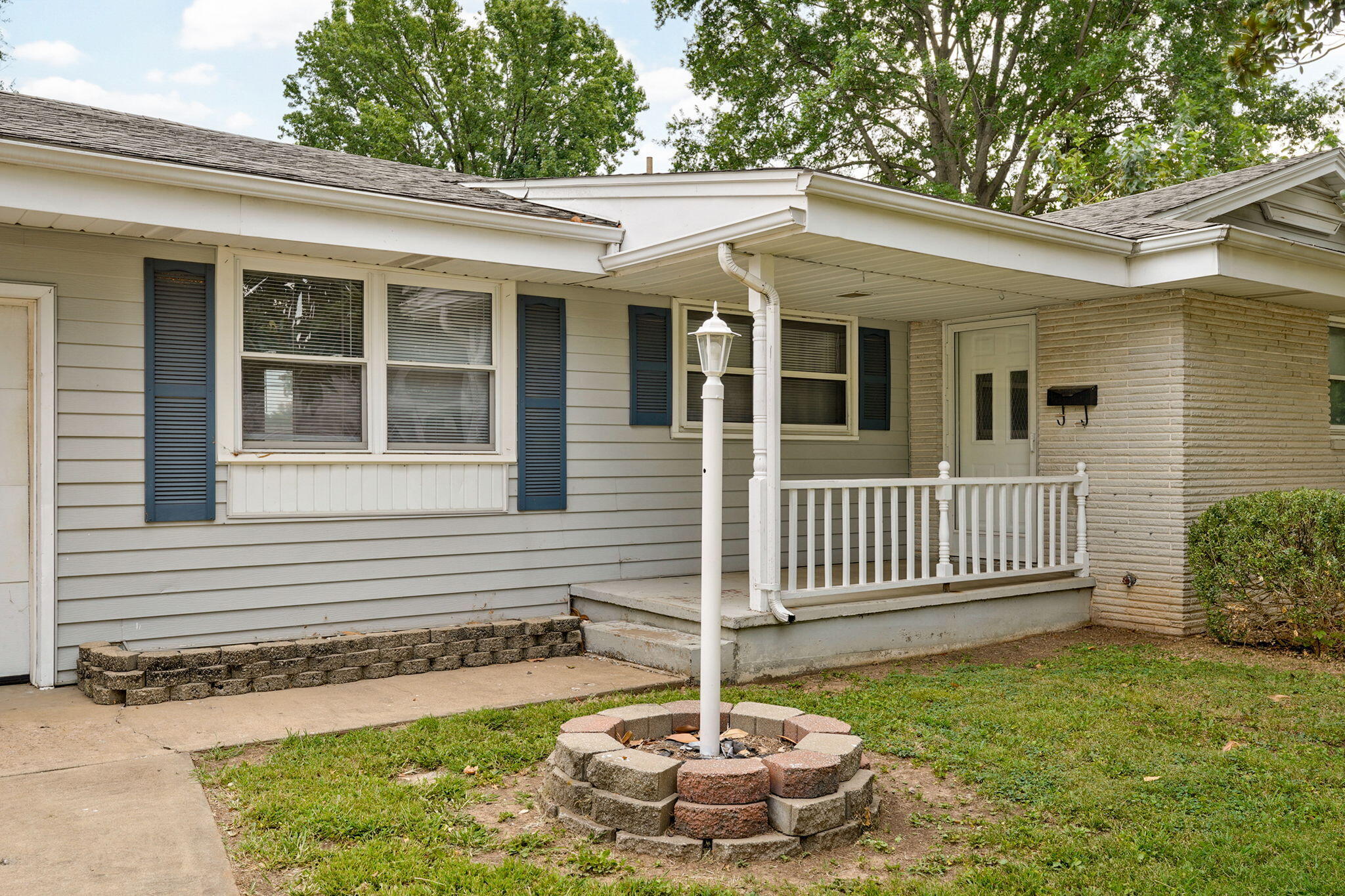 Photo 4 - Residential for sale – 677 W Westview Street  Springfield, MO