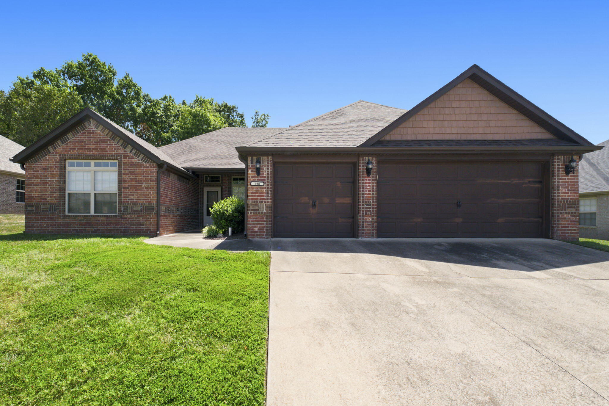 Photo 2 - Residential for sale – 198  Stoney Pointe Drive  Hollister, MO
