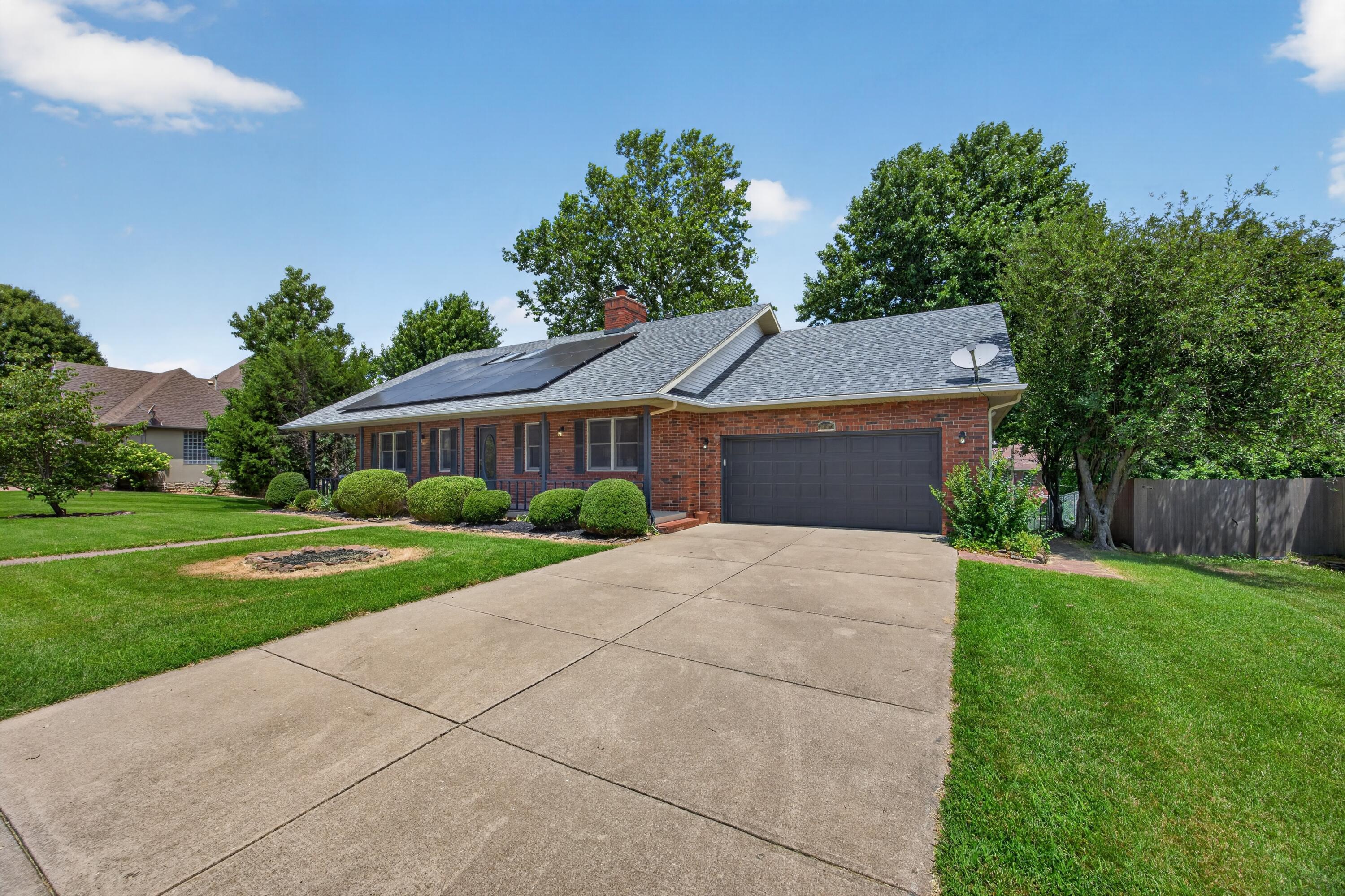 Photo 2 - Residential for sale – 3605 E Delmar Street  Springfield, MO