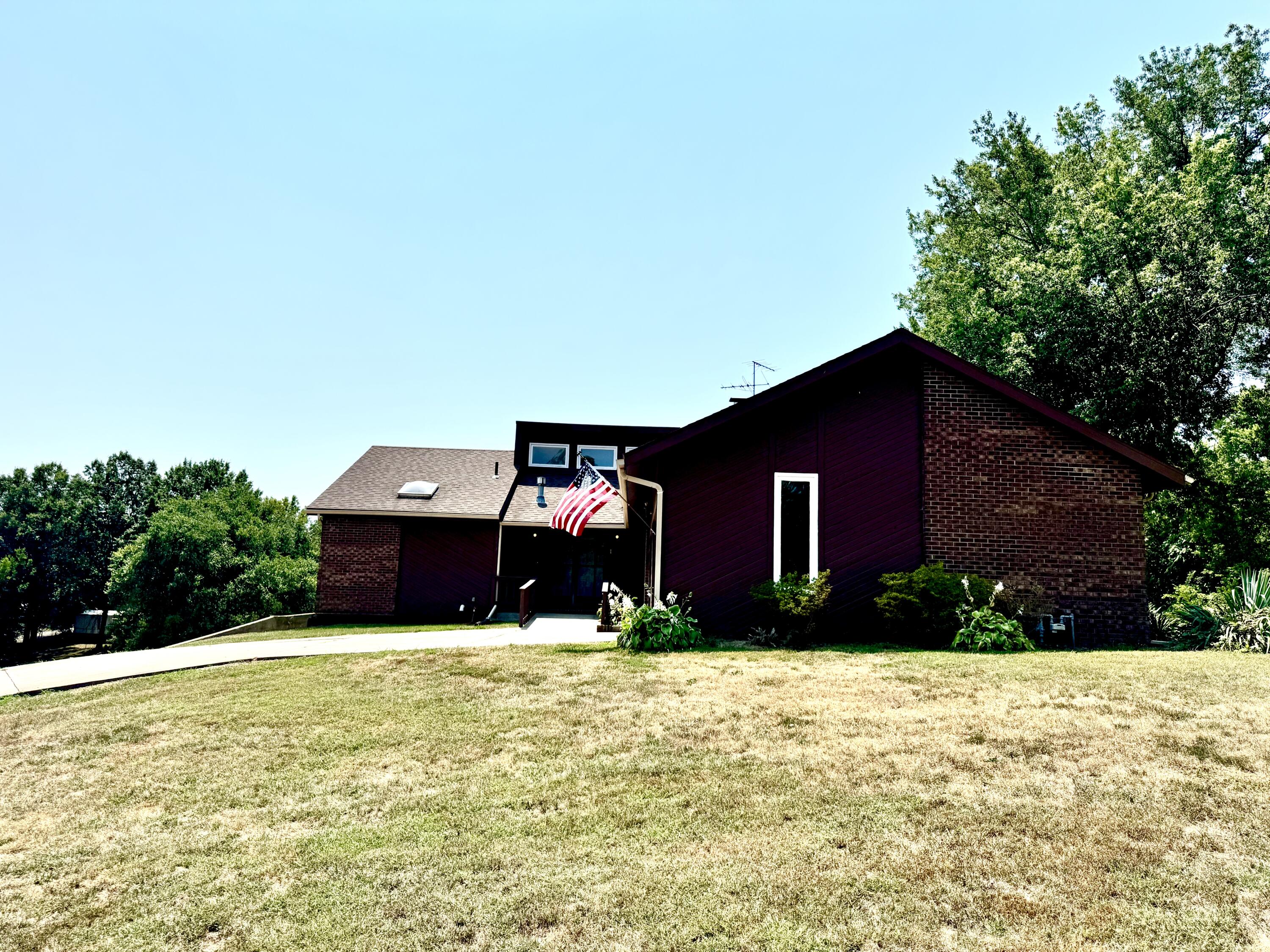 Photo 2 - Residential for sale – 213  Wells Street  Greenfield, MO