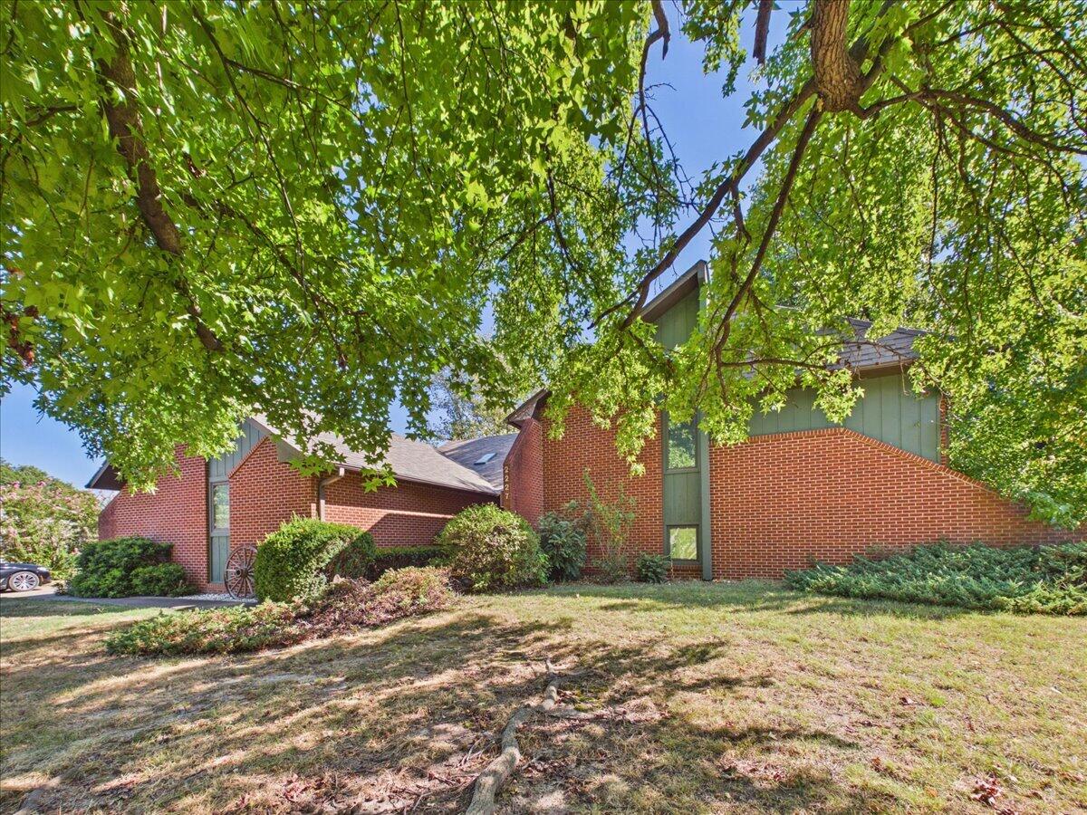 Photo 2 - Residential for sale – 2227  Carolina Avenue  Joplin, MO