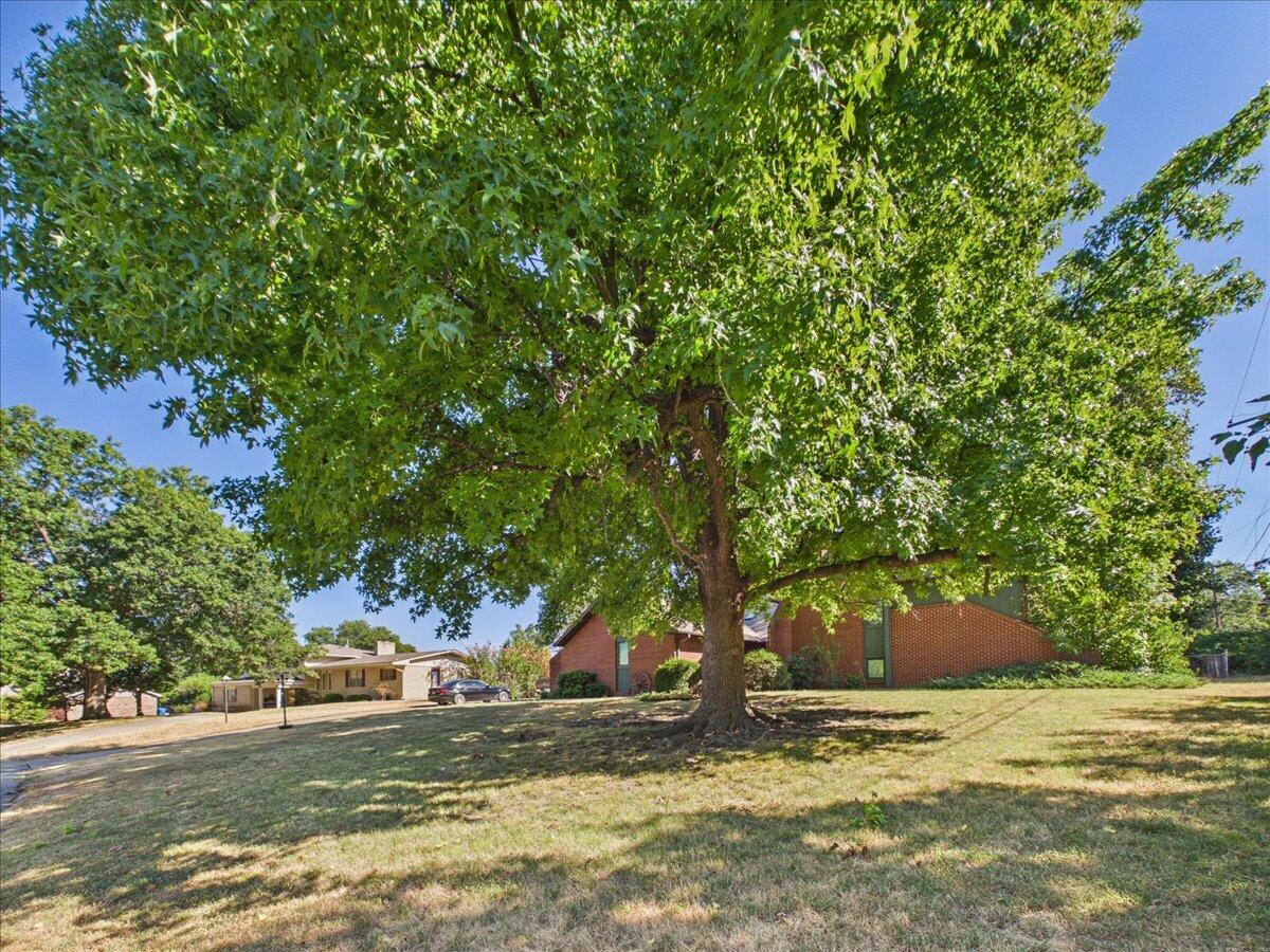 Photo 8 - Residential for sale – 2227  Carolina Avenue  Joplin, MO