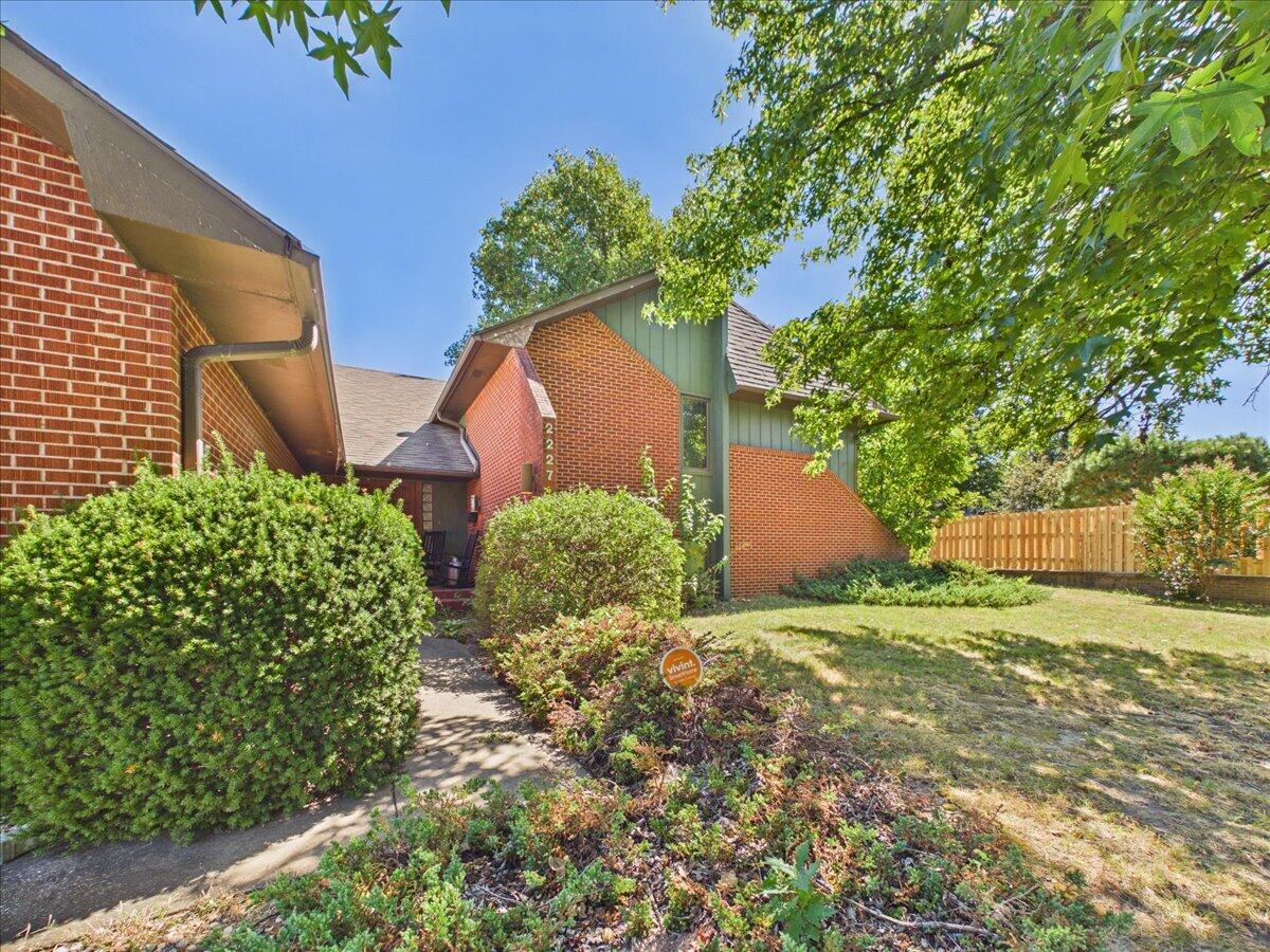Photo 7 - Residential for sale – 2227  Carolina Avenue  Joplin, MO