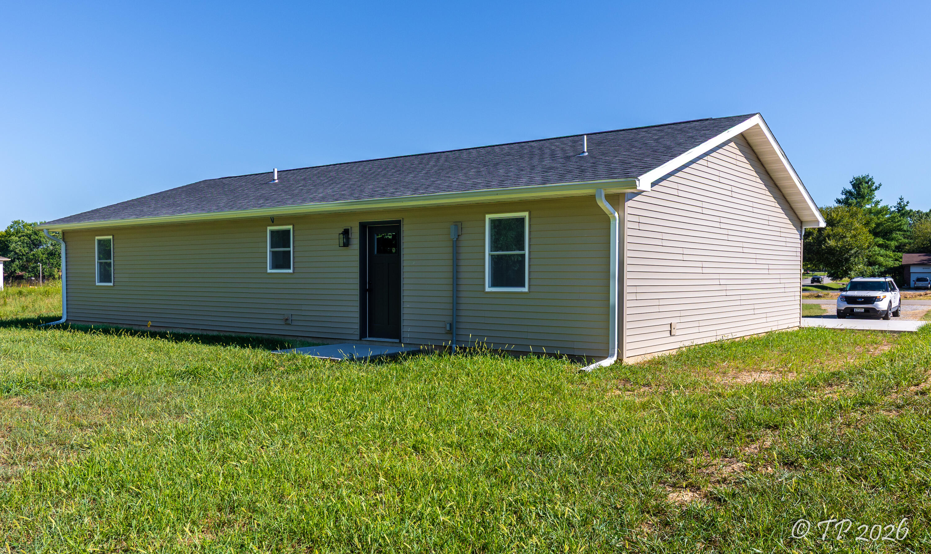 Photo 2 - Residential for sale – 2415  Deatherage Avenue  West Plains, MO