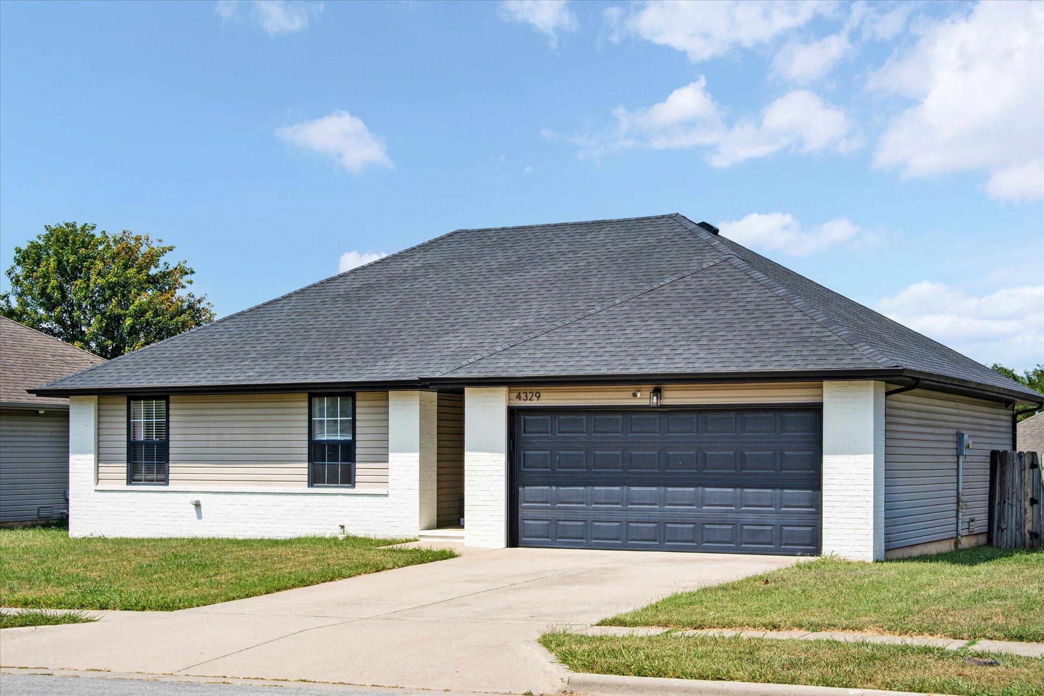 Photo 2 - Residential for sale – 4329 W La Casa Street  Springfield, MO