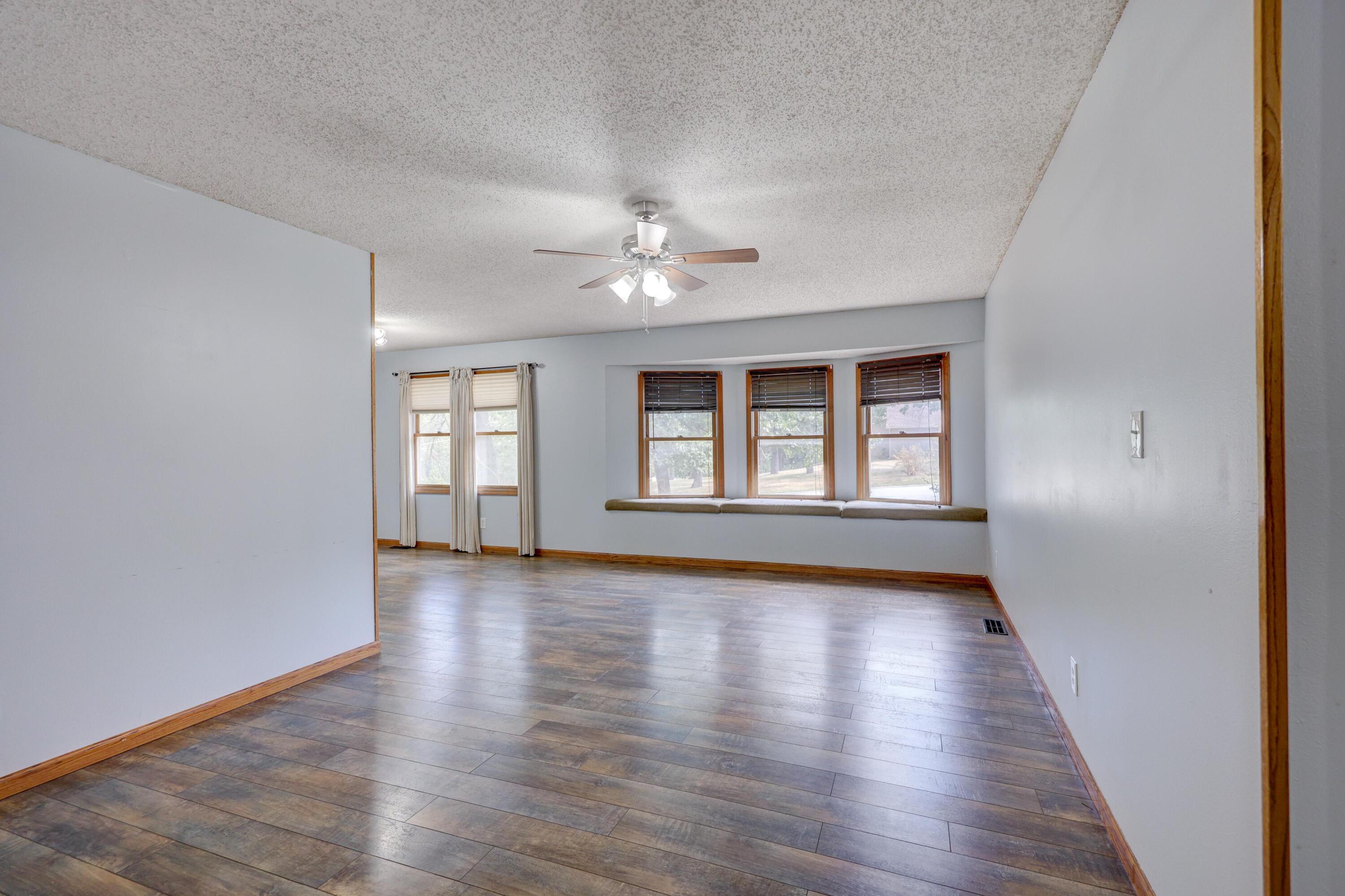 Photo 5 - Residential for sale – 1701  Hickory Hills Drive  Joplin, MO