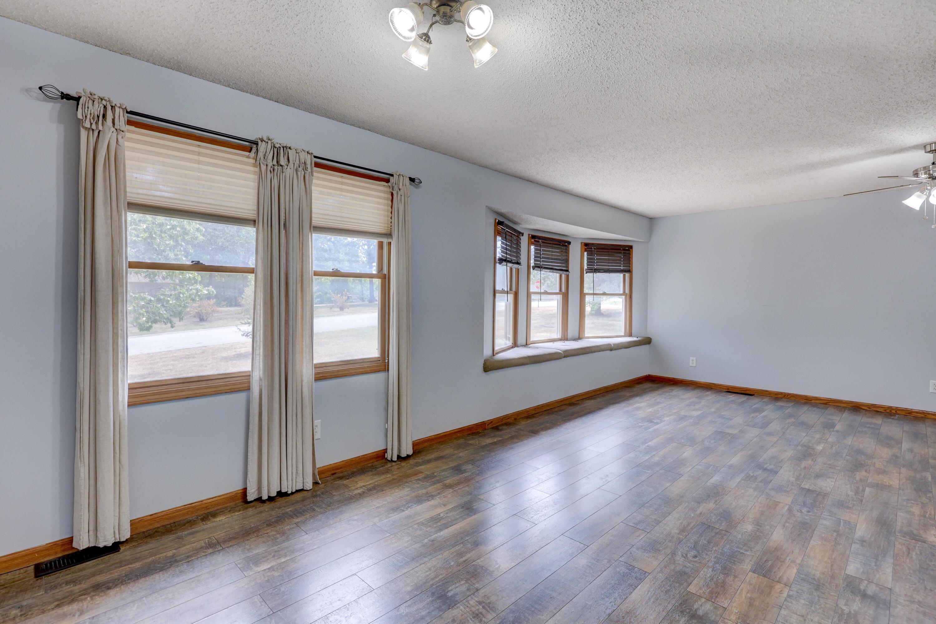Photo 8 - Residential for sale – 1701  Hickory Hills Drive  Joplin, MO