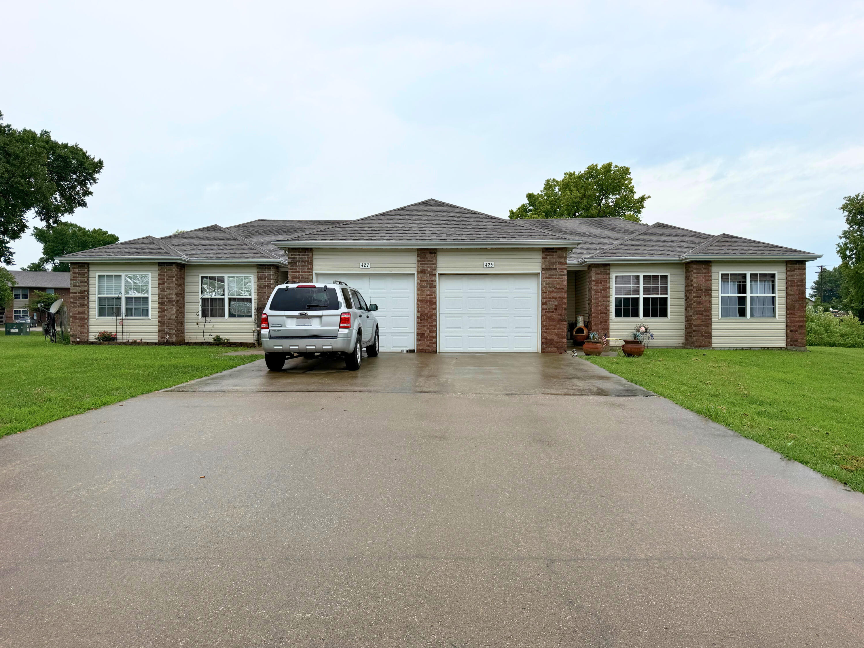 Residential Income for sale – 420/2/5/7 W Bradford Street  Bolivar, MO