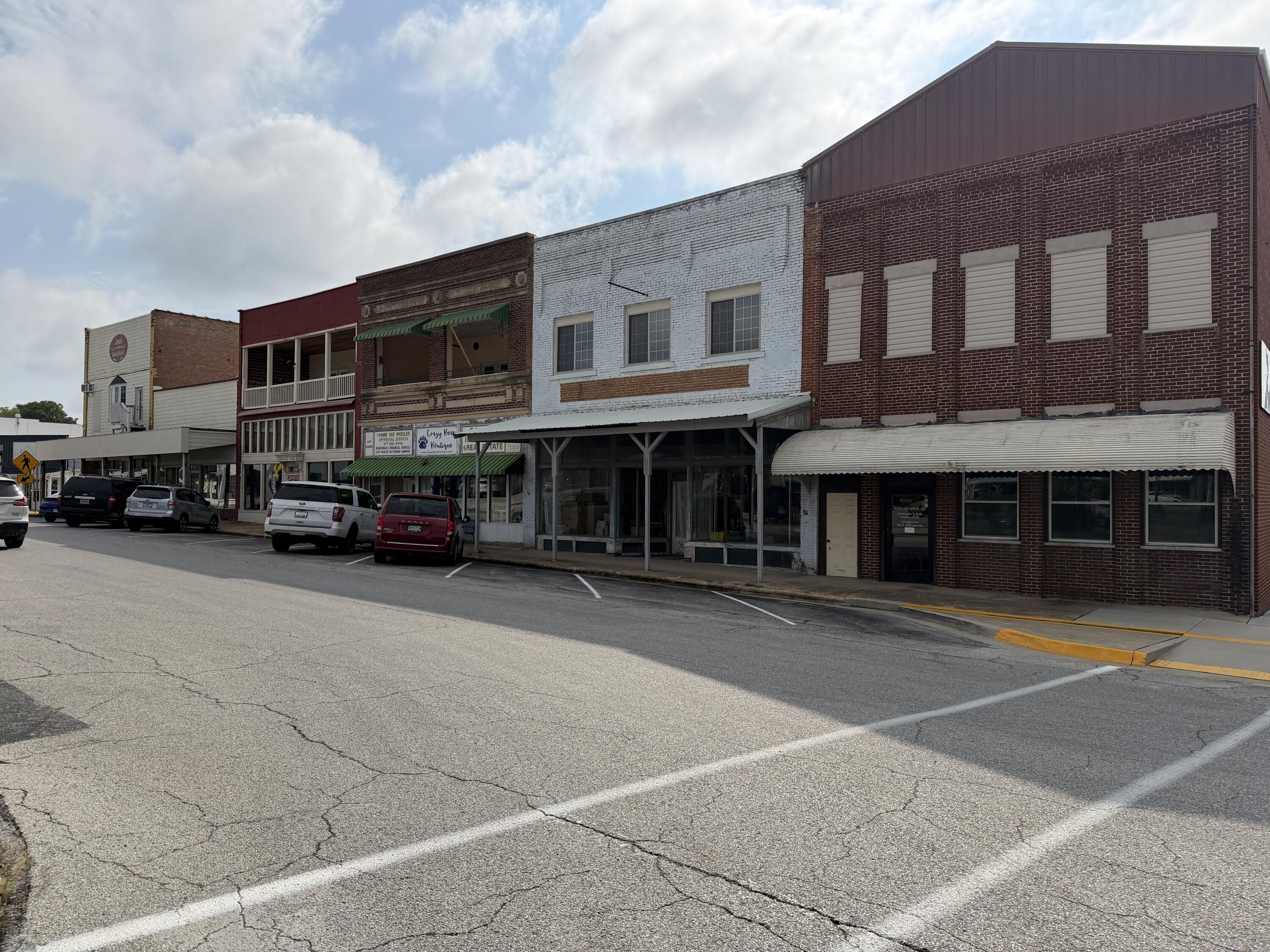 Photo 4 - Commercial Sale for sale – 109 S Jefferson Street  Ava, MO