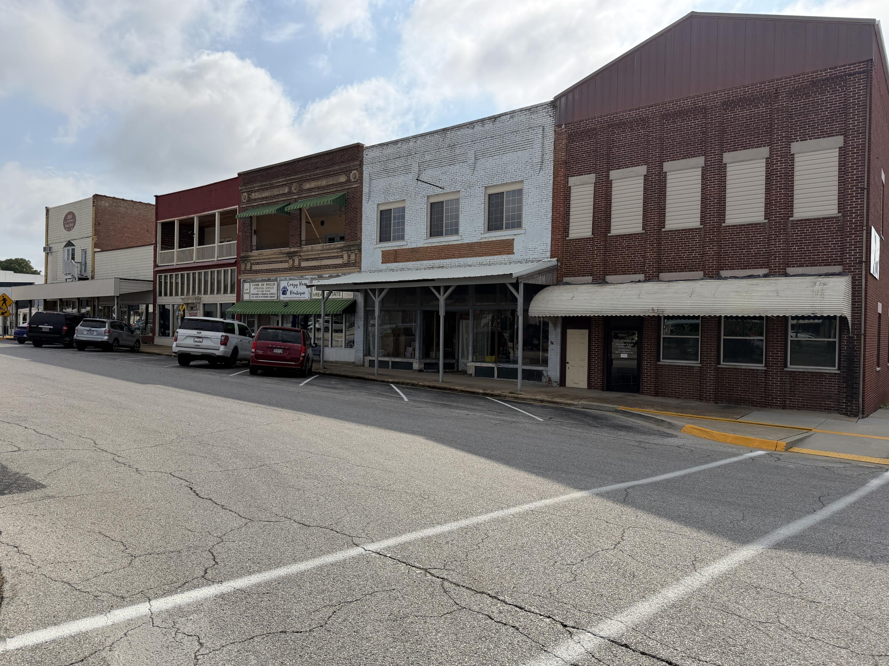 Photo 5 - Commercial Sale for sale – 109 S Jefferson Street  Ava, MO