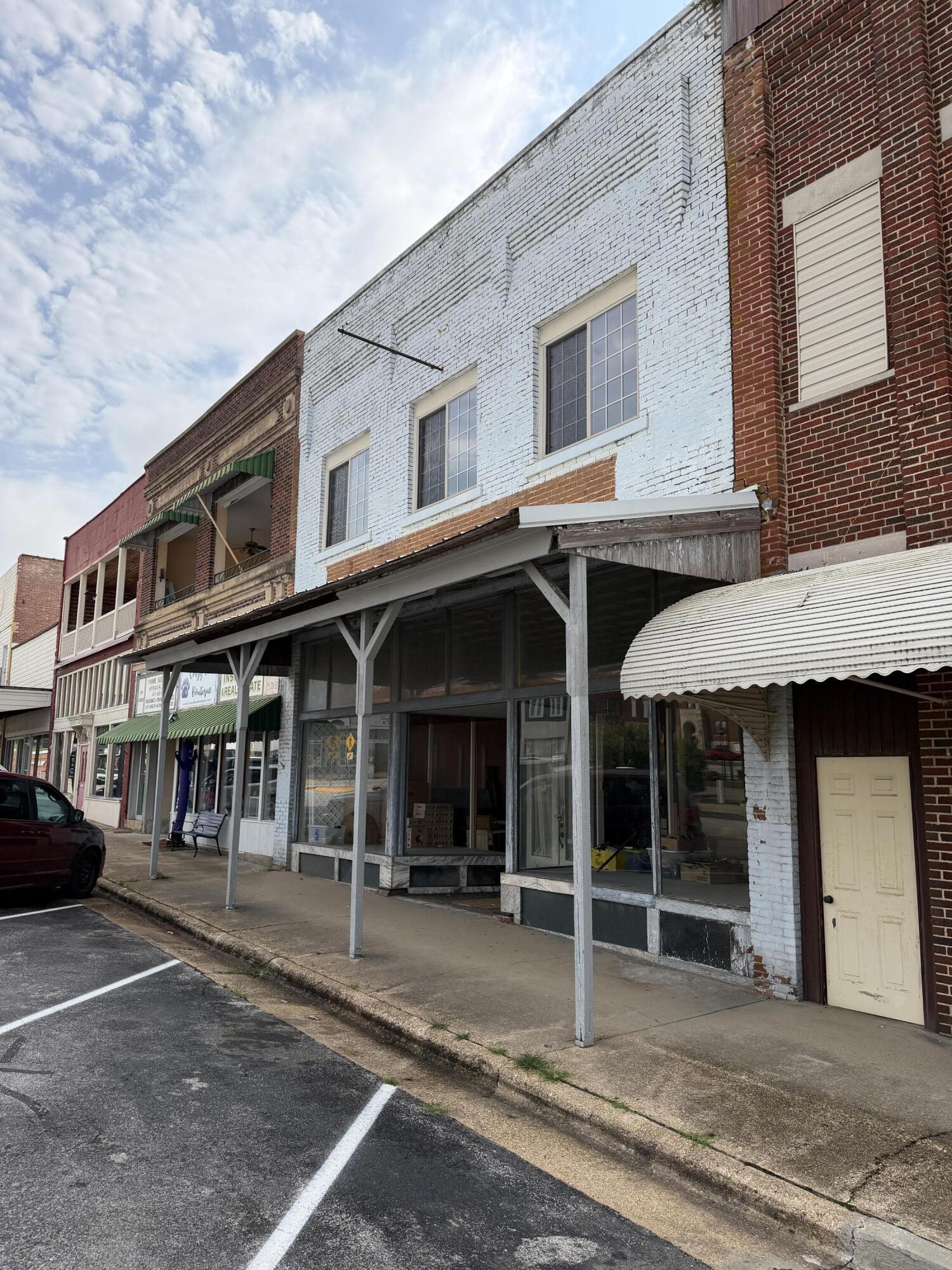Photo 6 - Commercial Sale for sale – 109 S Jefferson Street  Ava, MO